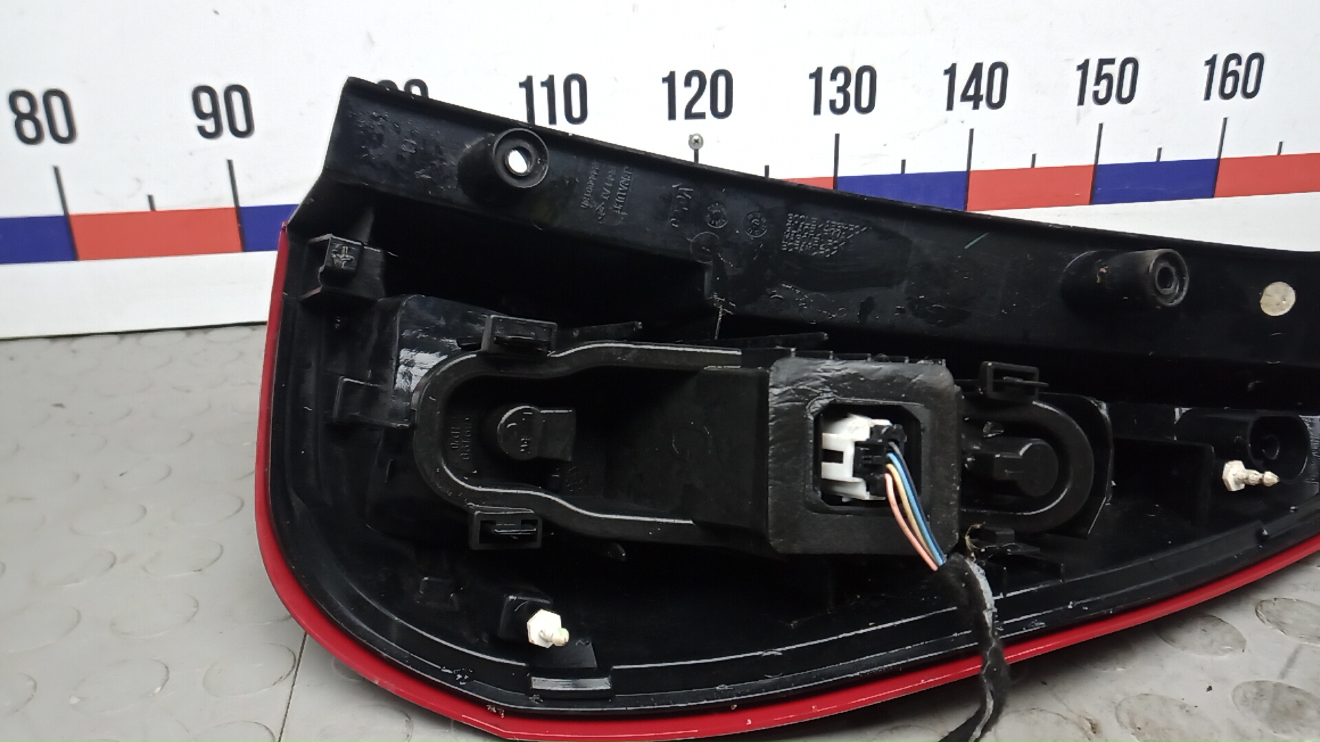 Фонарь задний левый