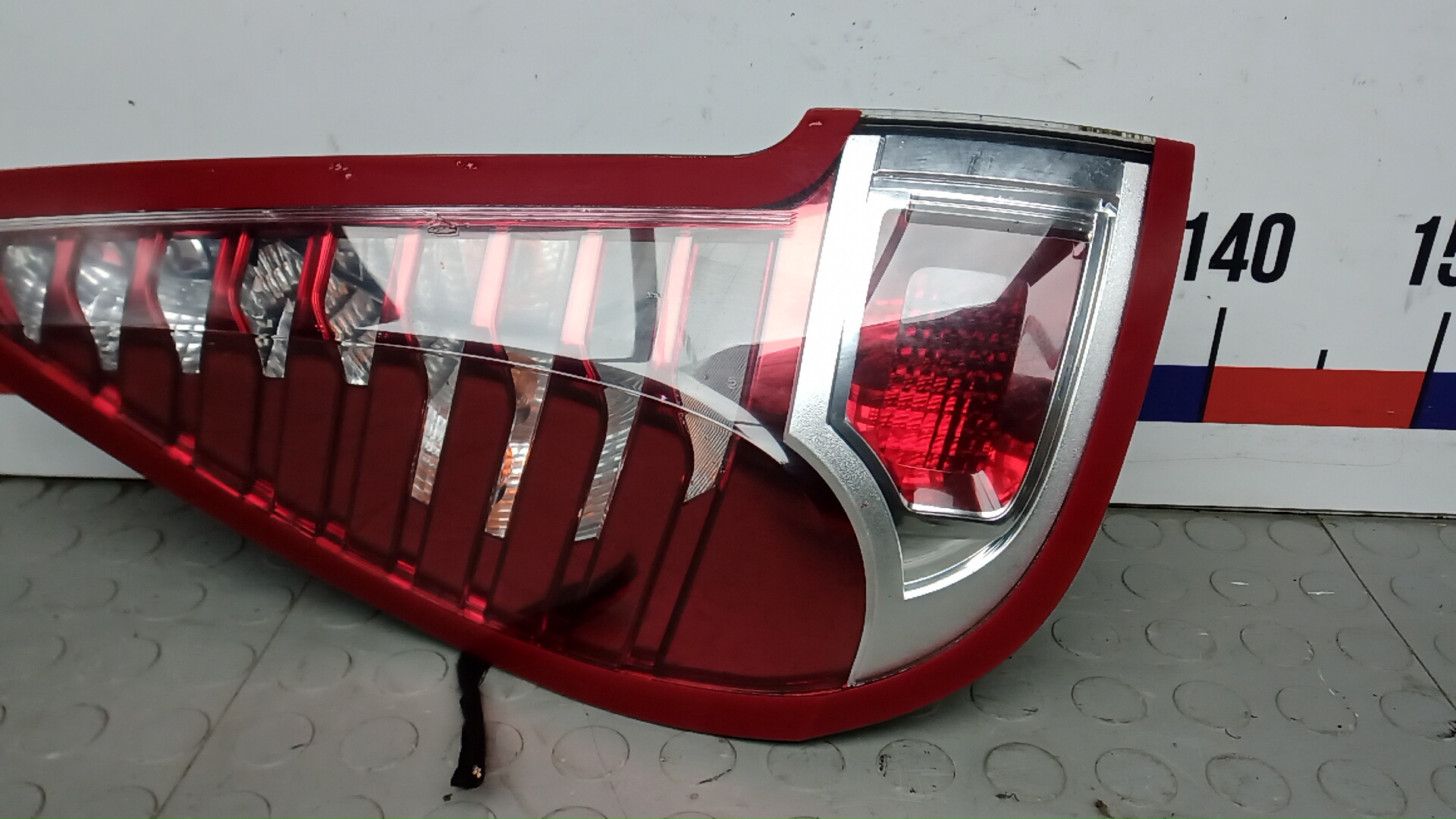 Фонарь задний левый