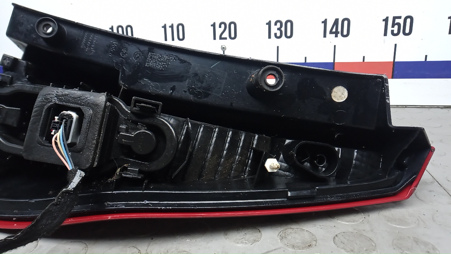 Фонарь задний левый