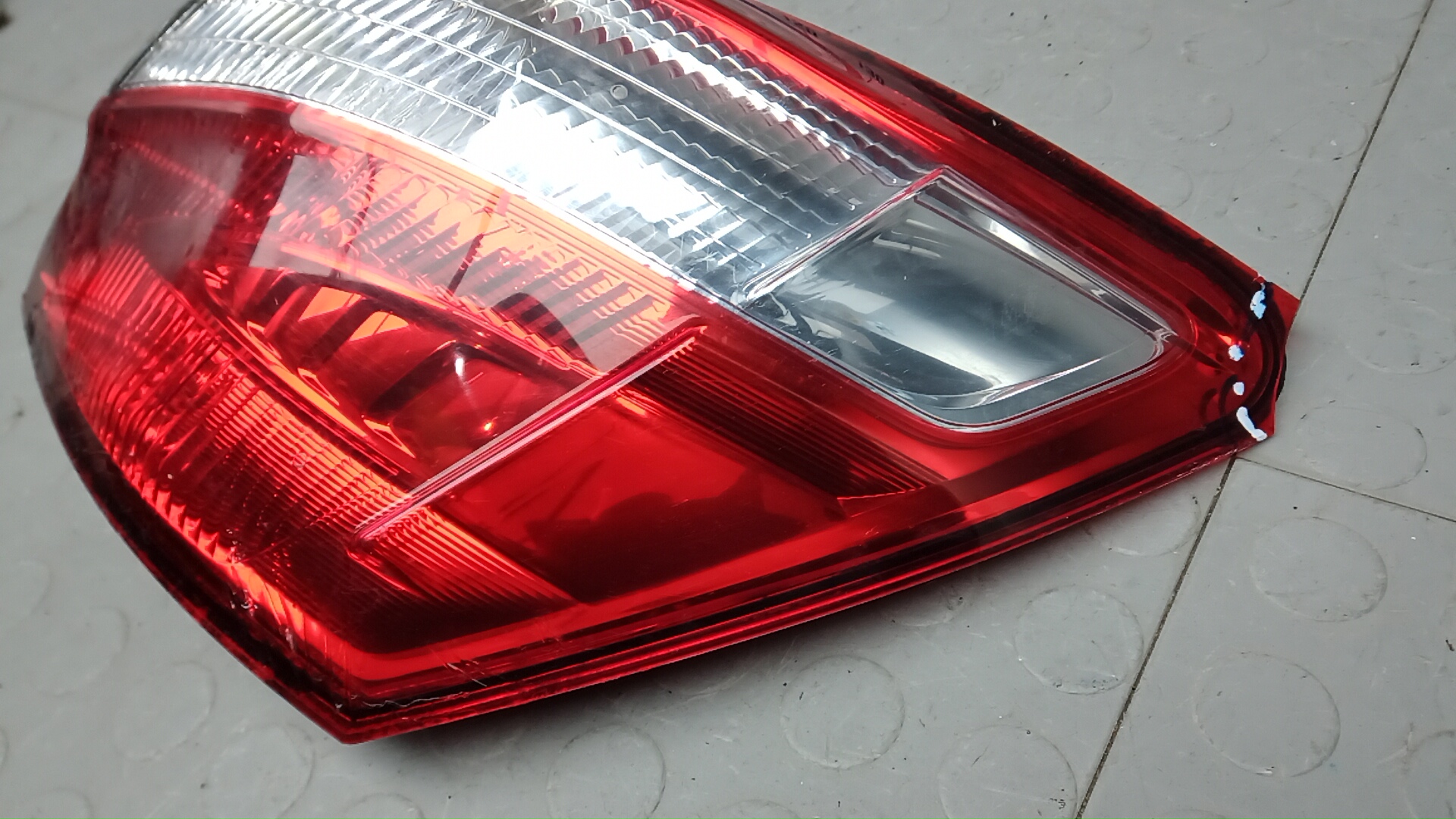 Фонарь задний правый