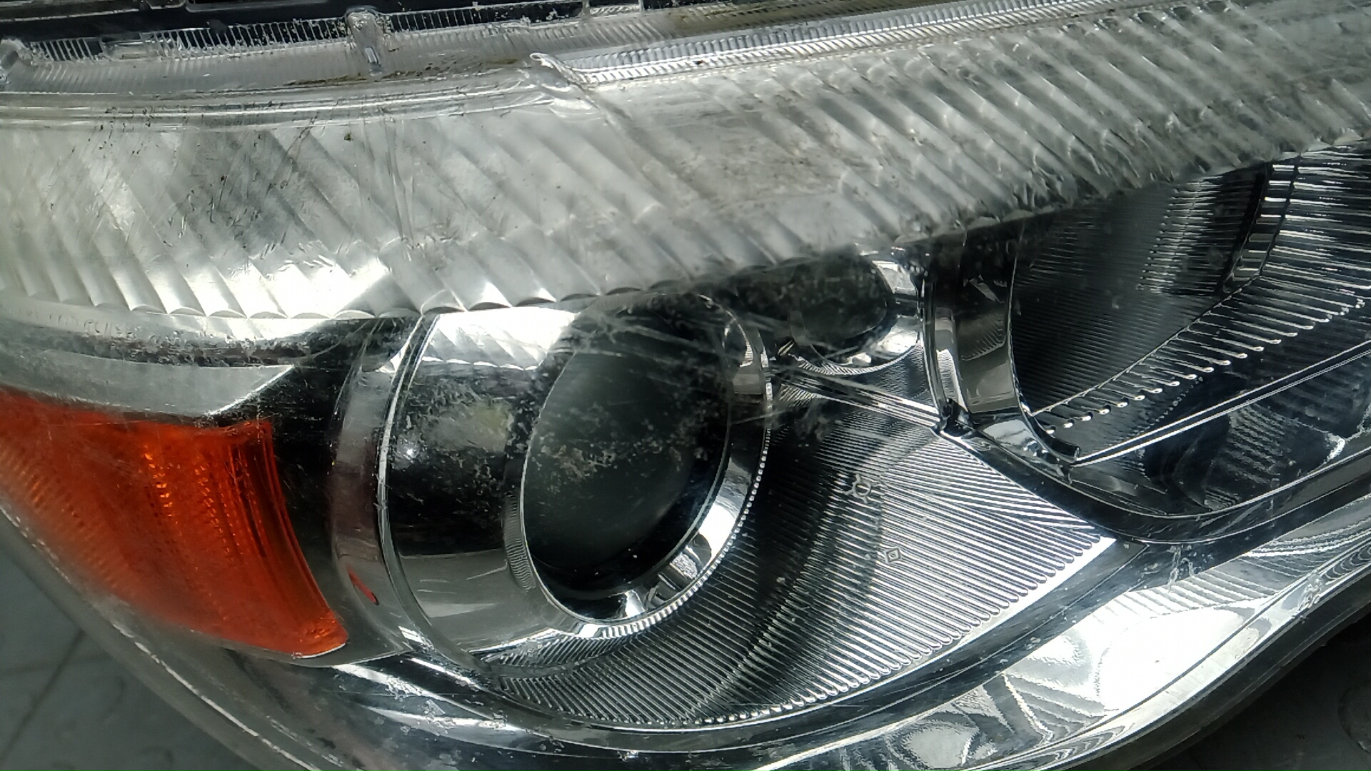 Фара правая