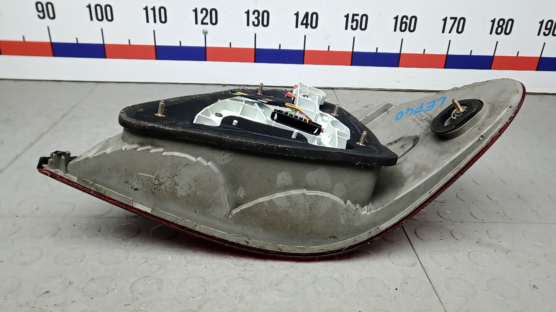 Фонарь задний левый