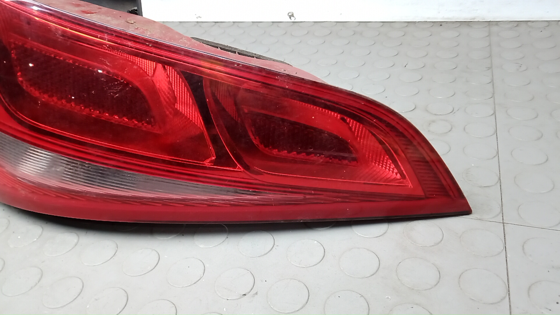 Фонарь задний внутренний левый