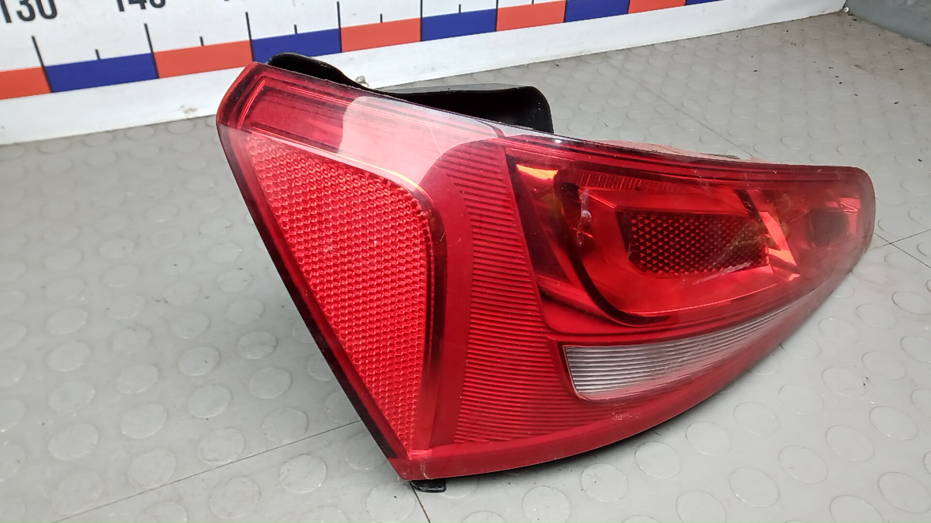 Фонарь задний внутренний левый