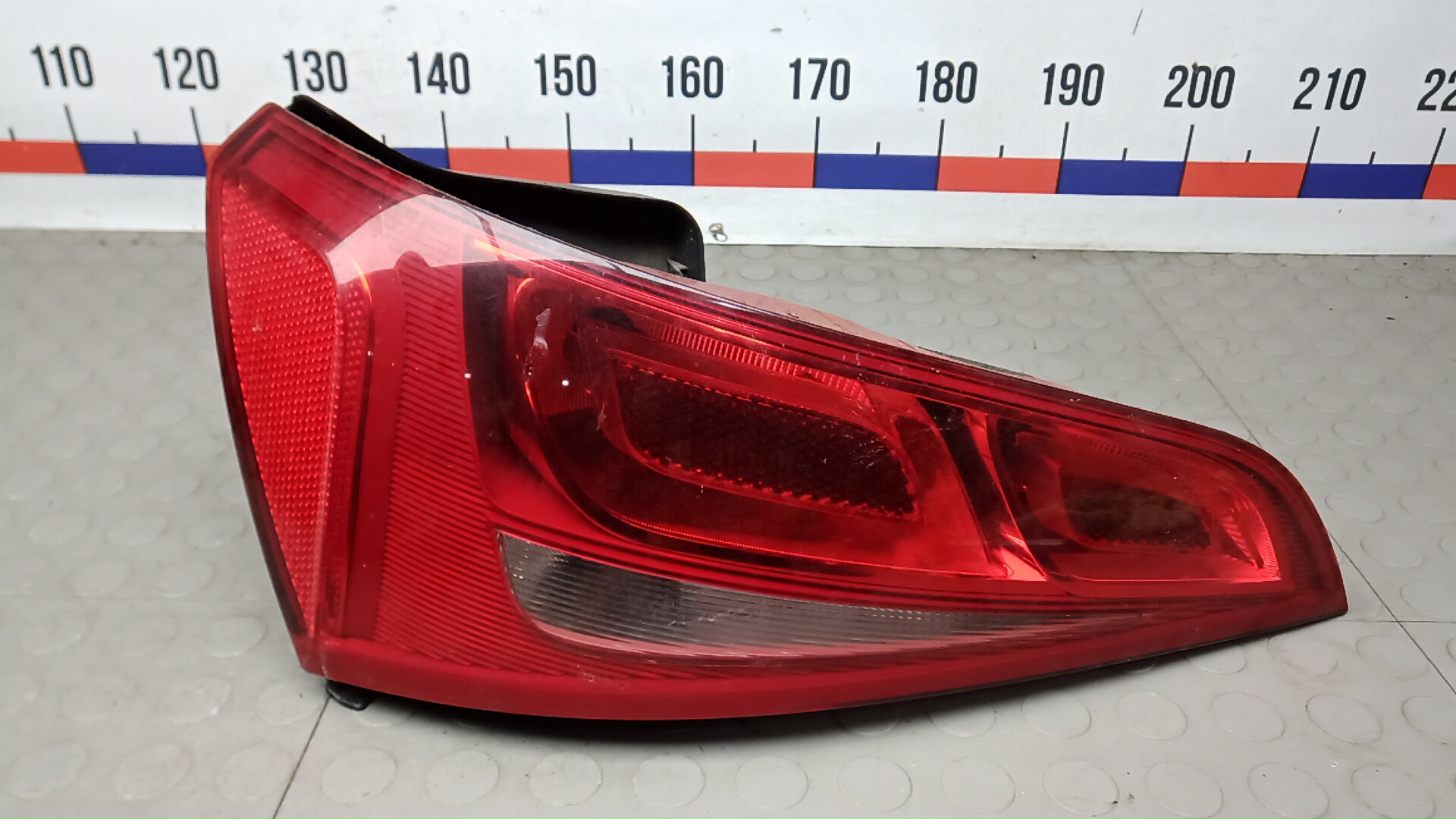 Фонарь задний внутренний левый