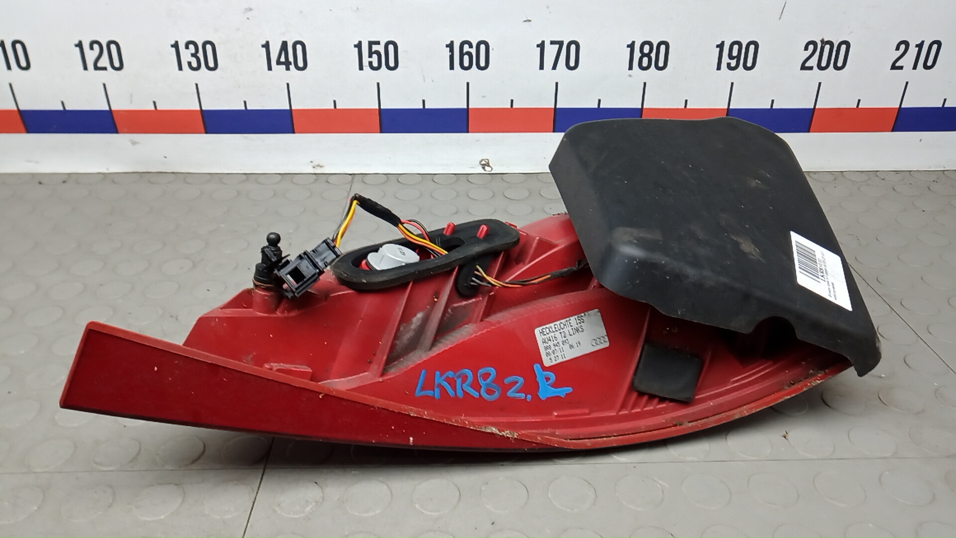 Фонарь задний внутренний левый