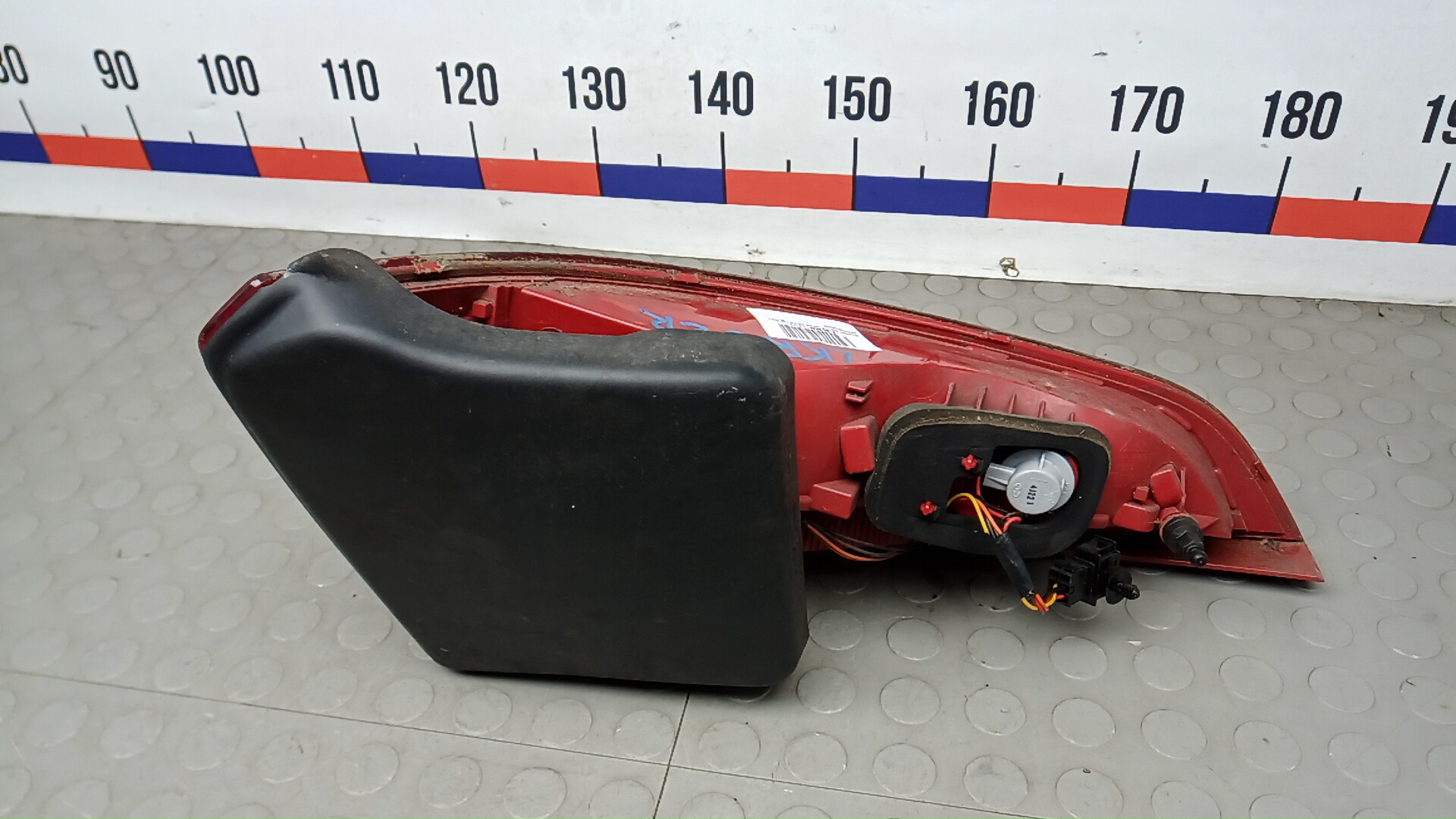 Фонарь задний внутренний правый