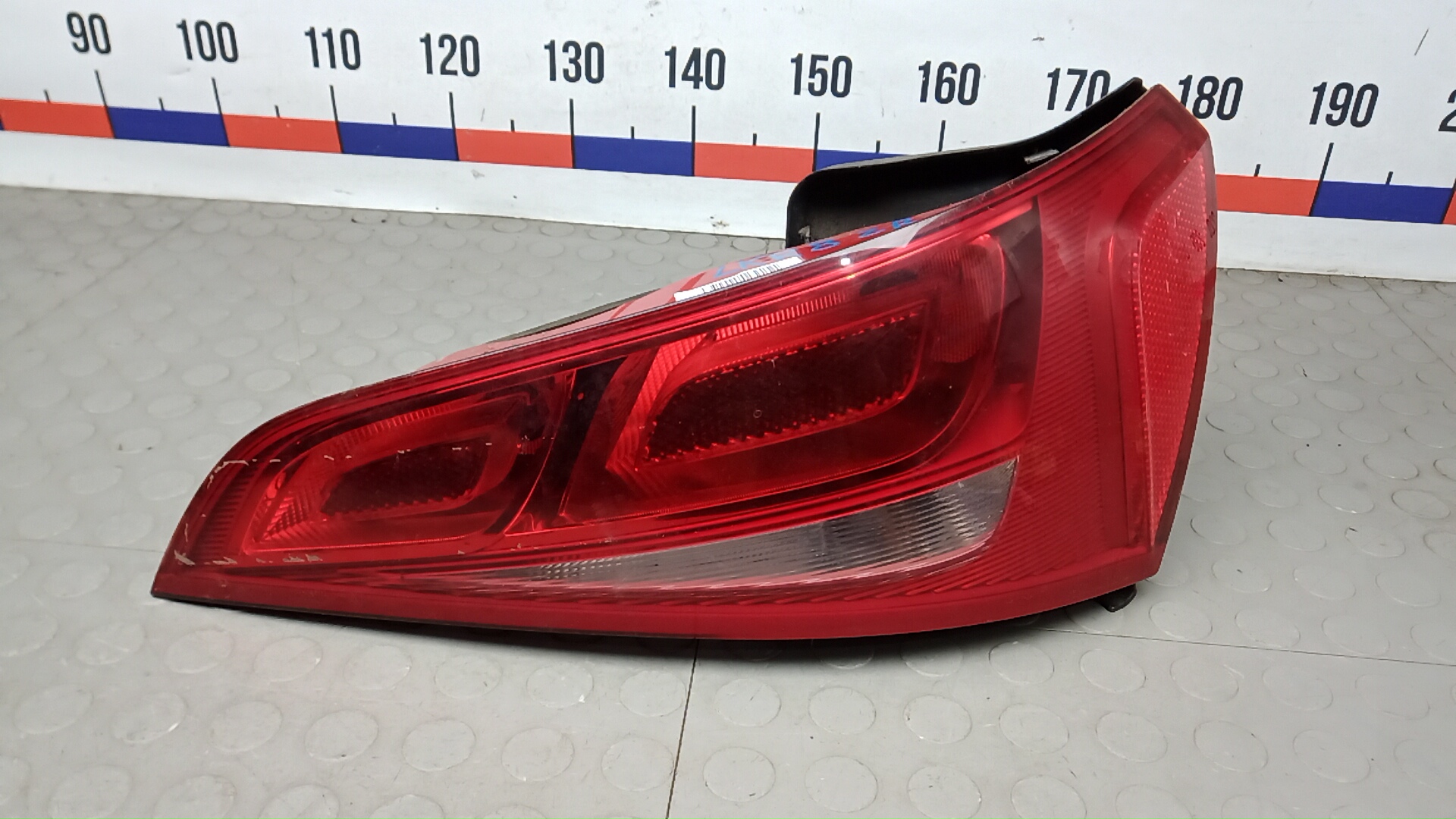 Фонарь задний внутренний правый