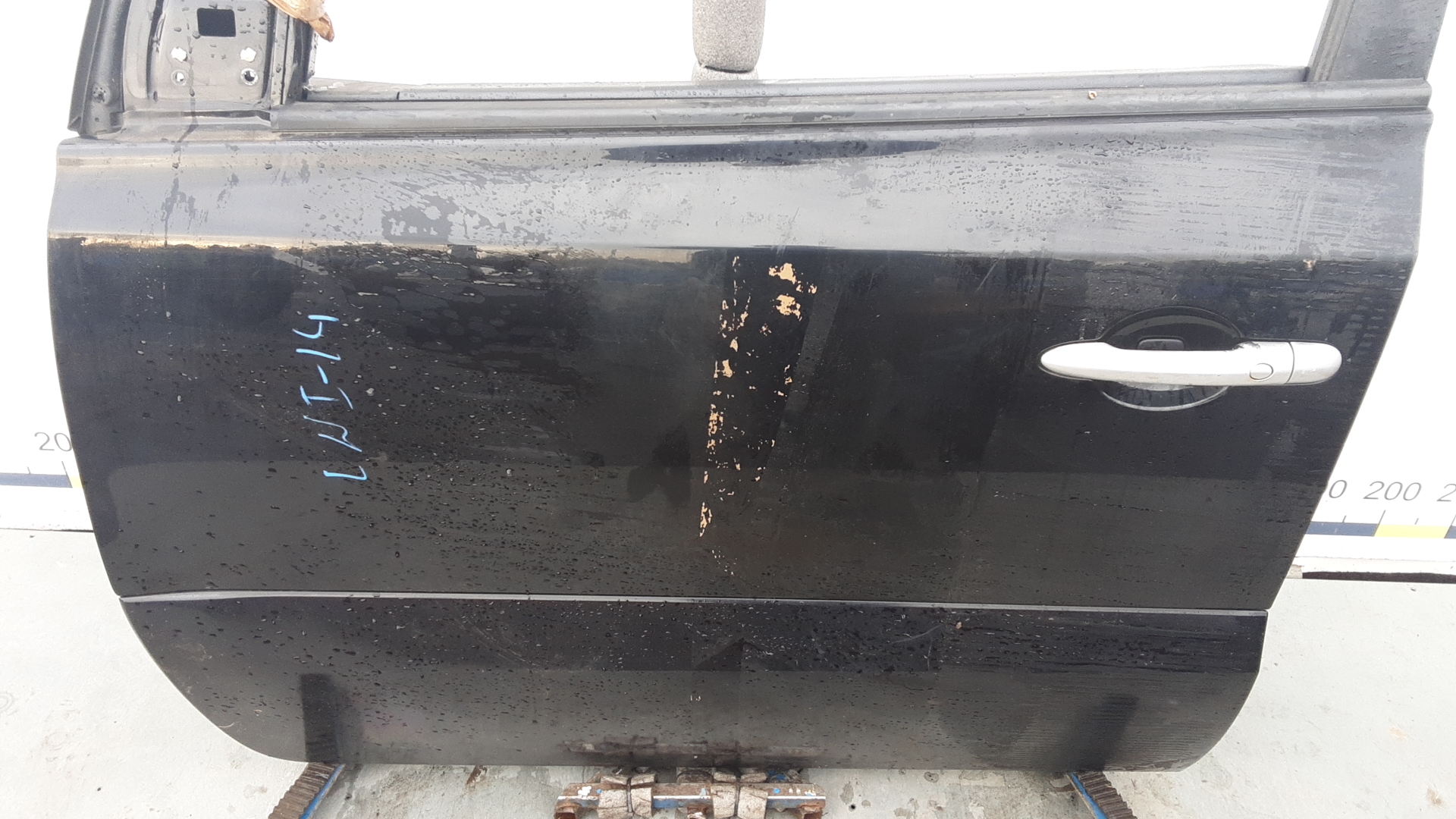 Дверь передняя левая