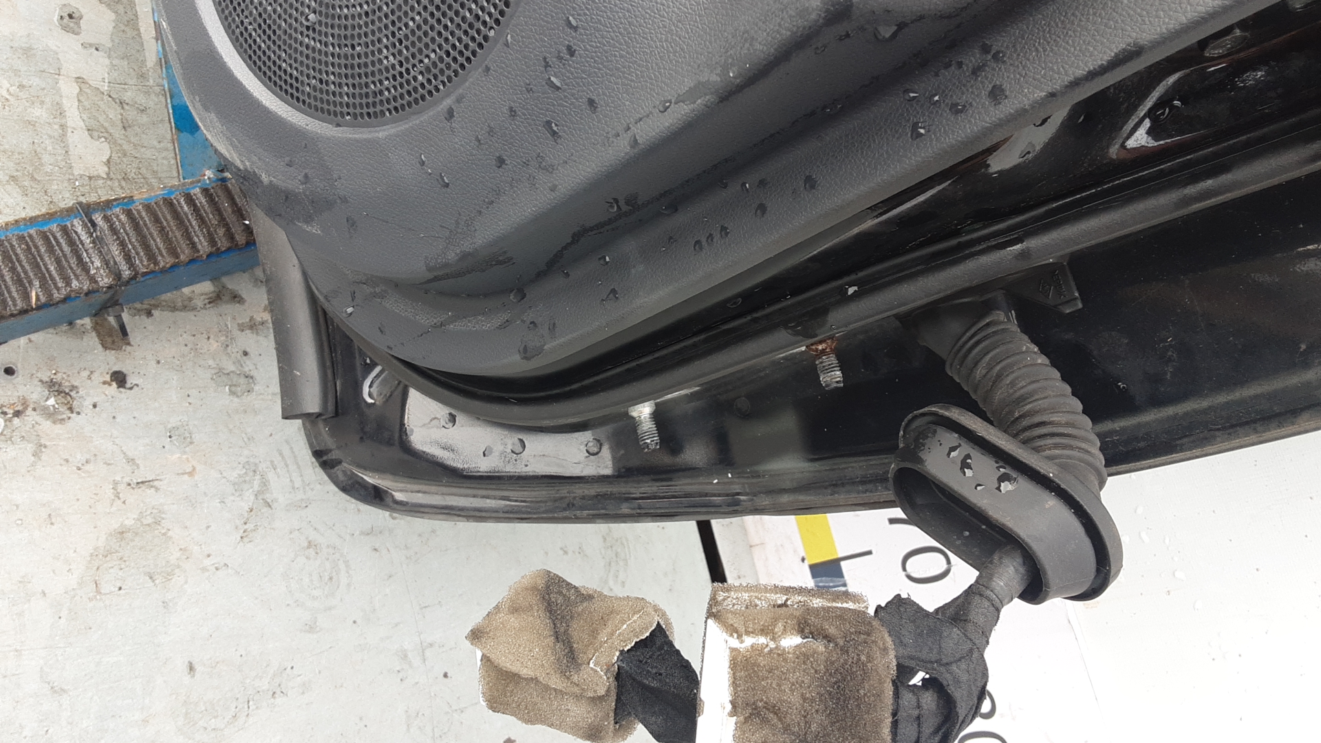 Дверь передняя левая