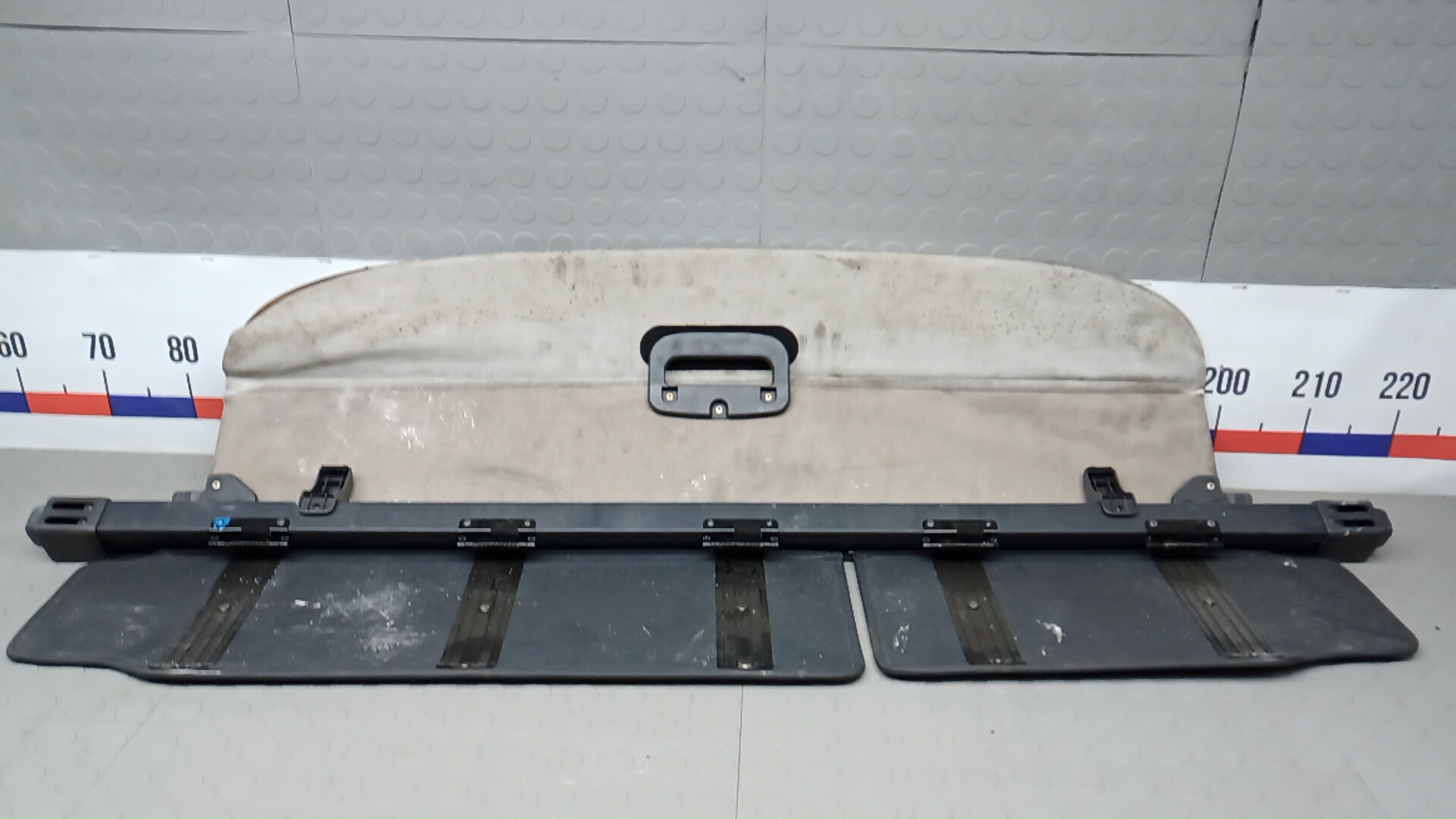 Шторка багажника