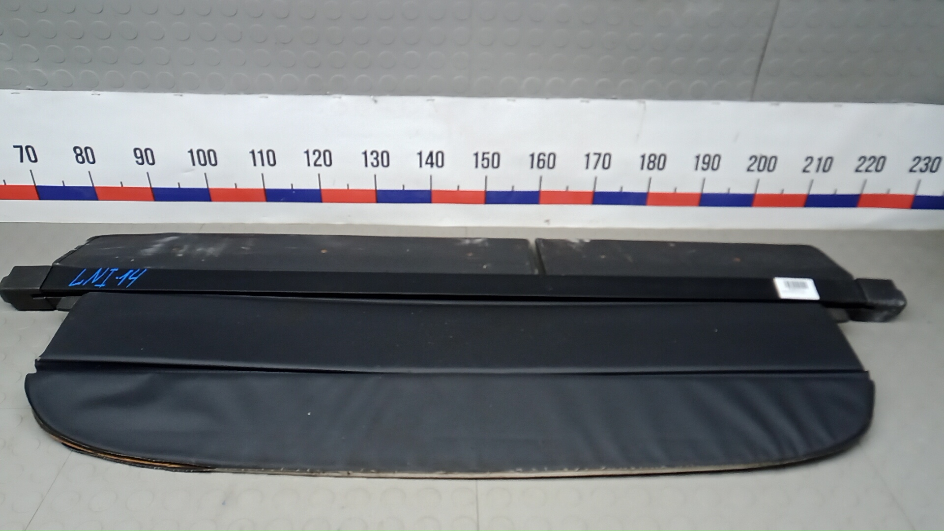 Шторка багажника