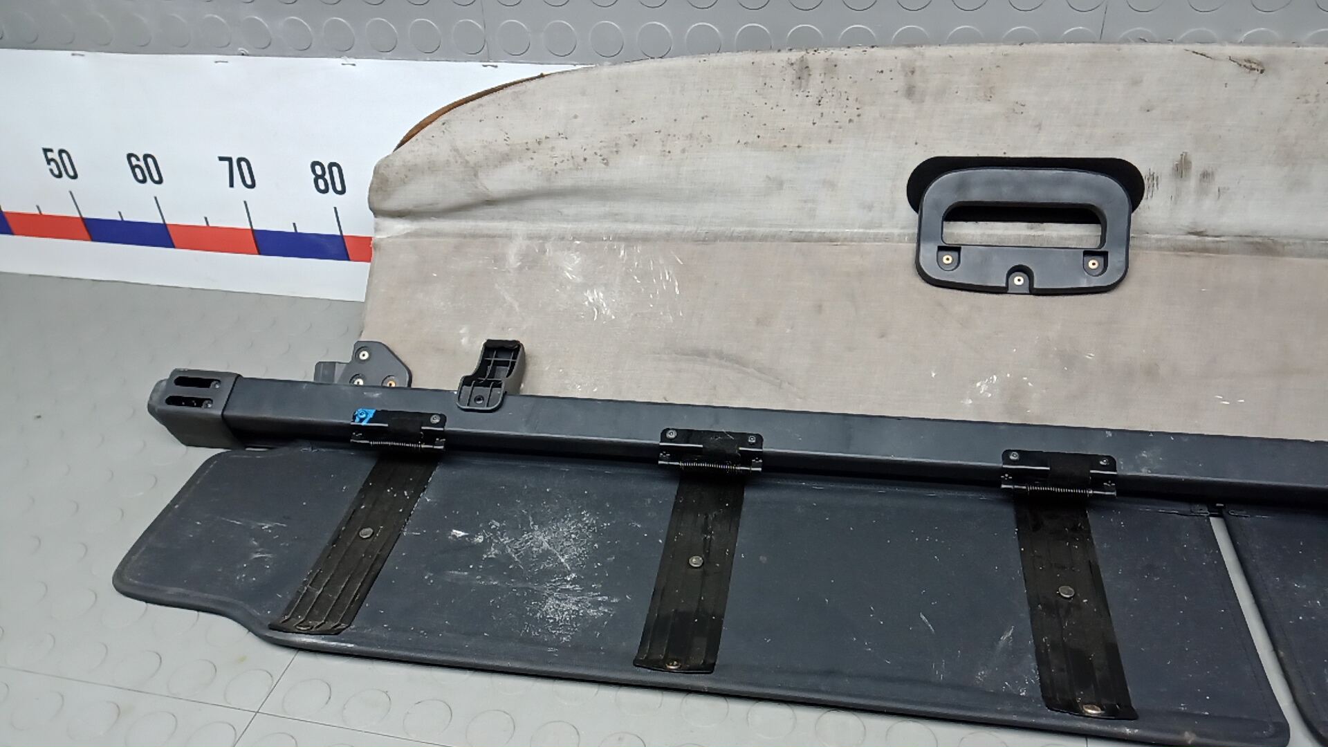 Шторка багажника