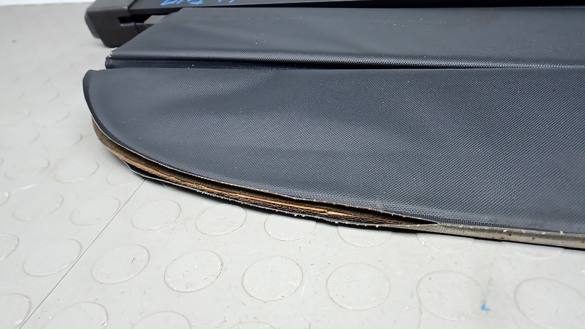 Шторка багажника