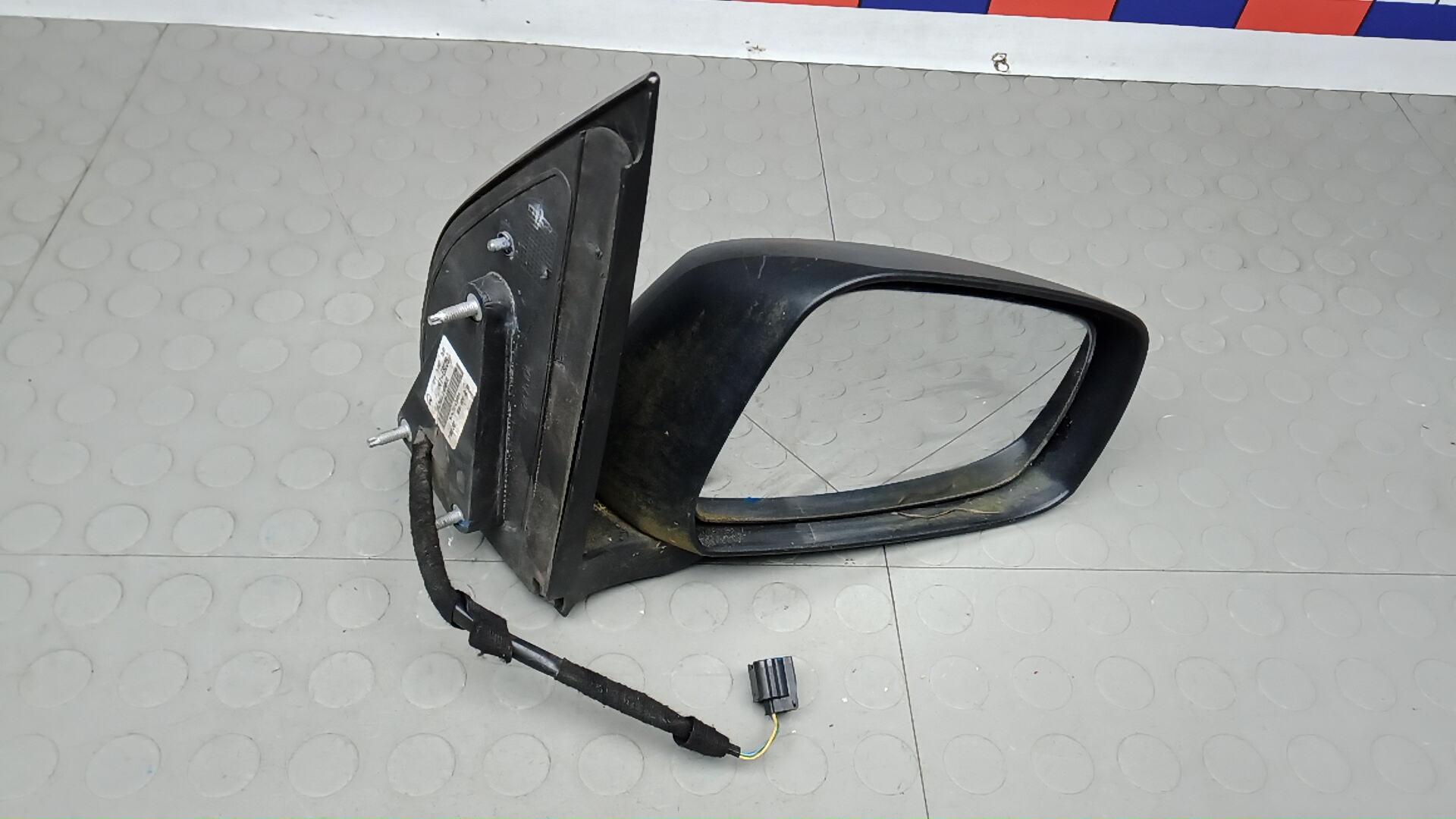 Зеркало правое электрическое