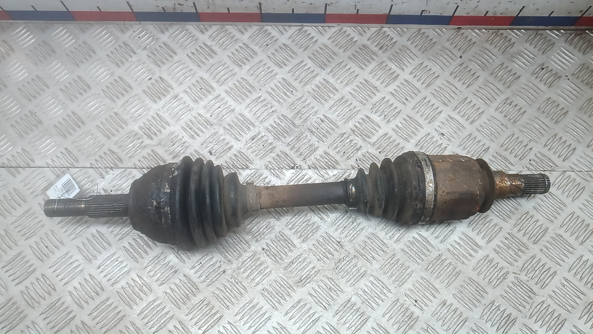 Полуось передняя левая