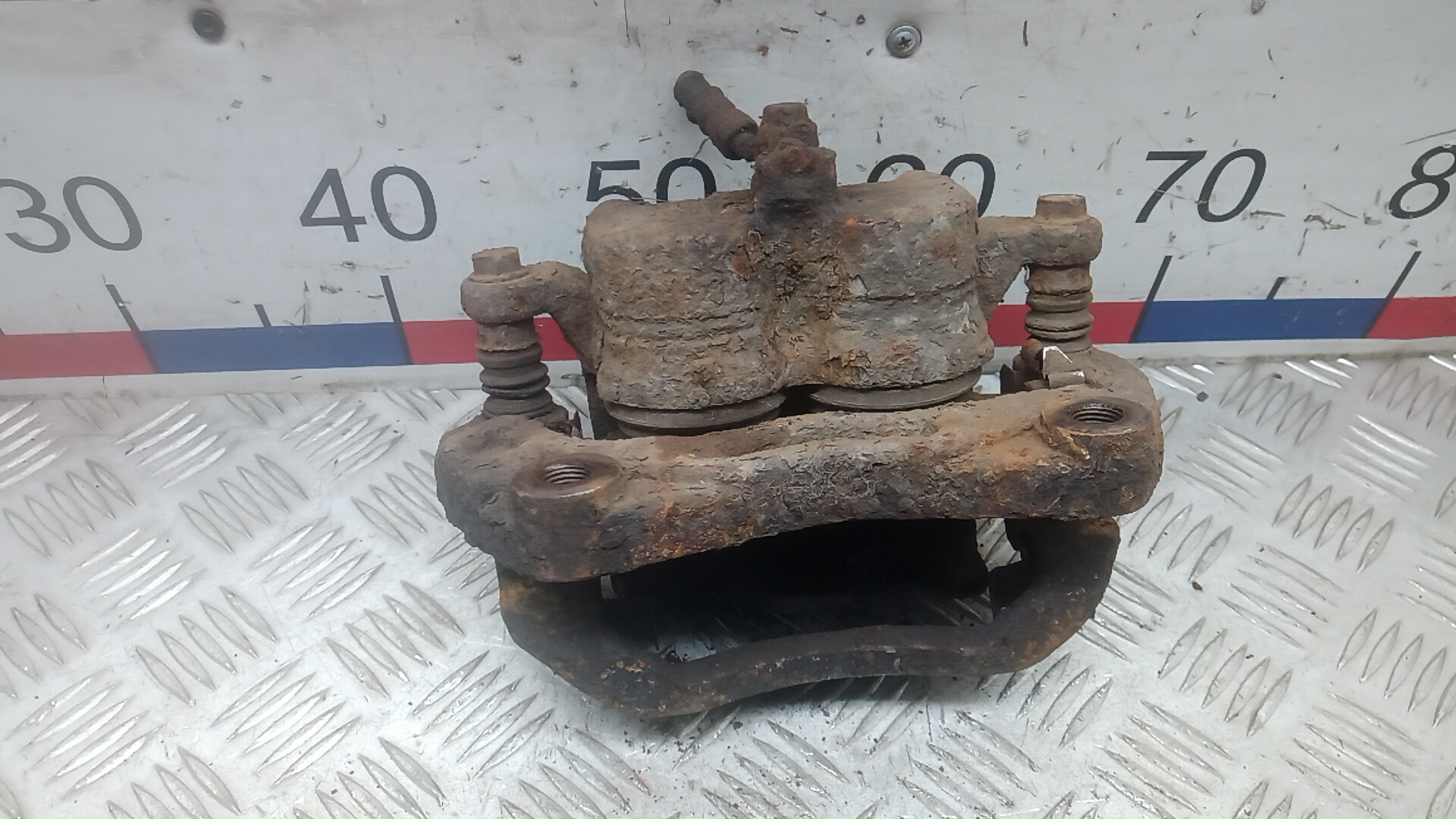 Суппорт передний правый