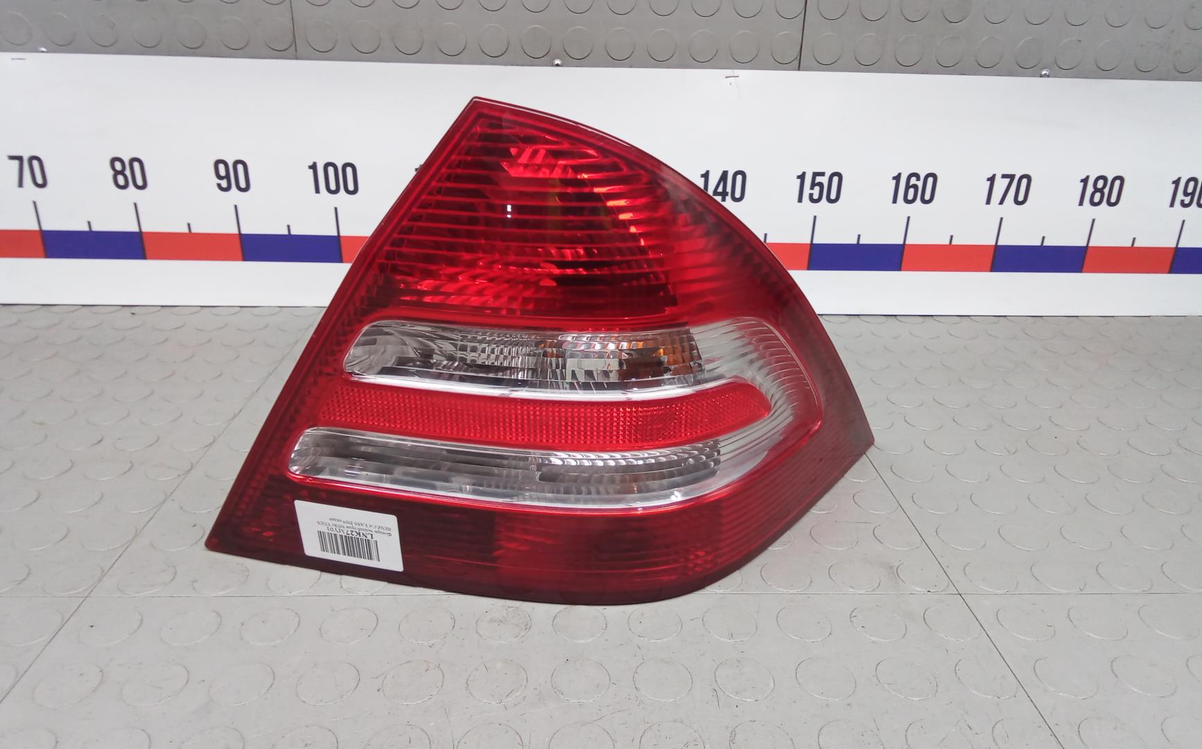 Фонарь задний правый