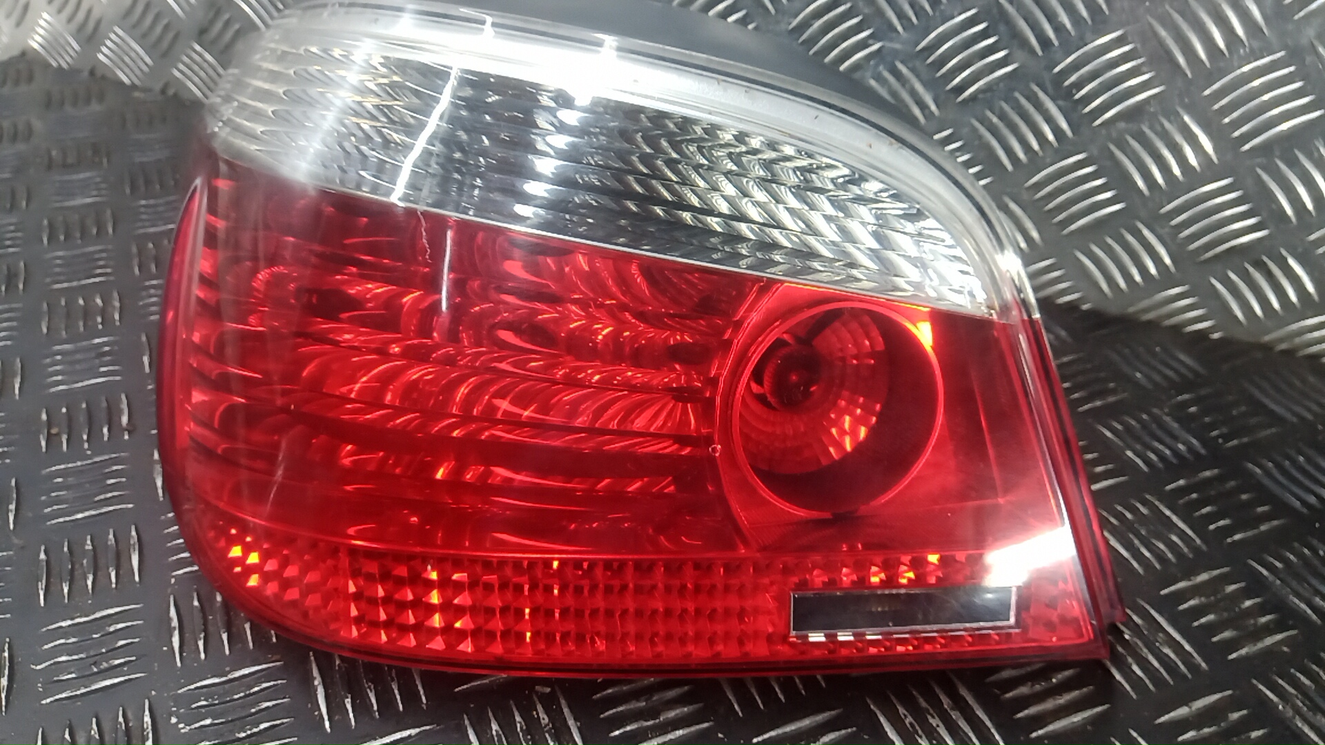 Фонарь задний левый