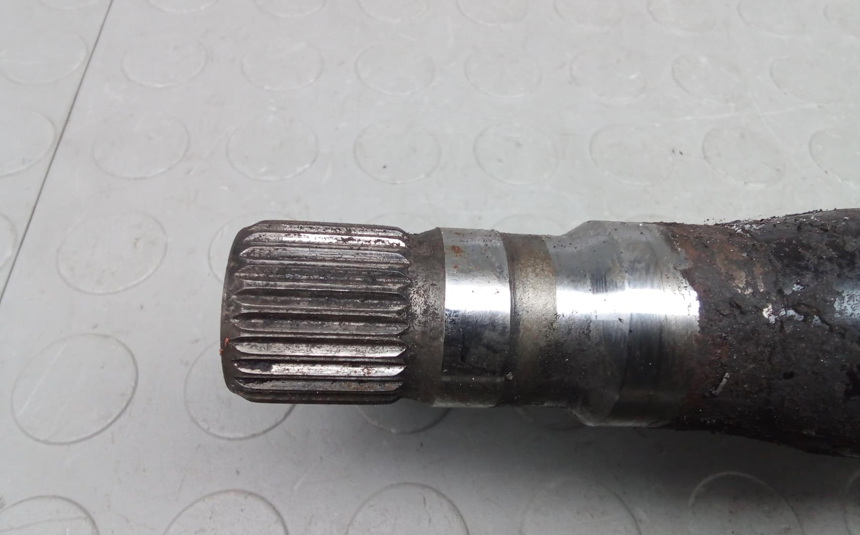 Полуось передняя правая