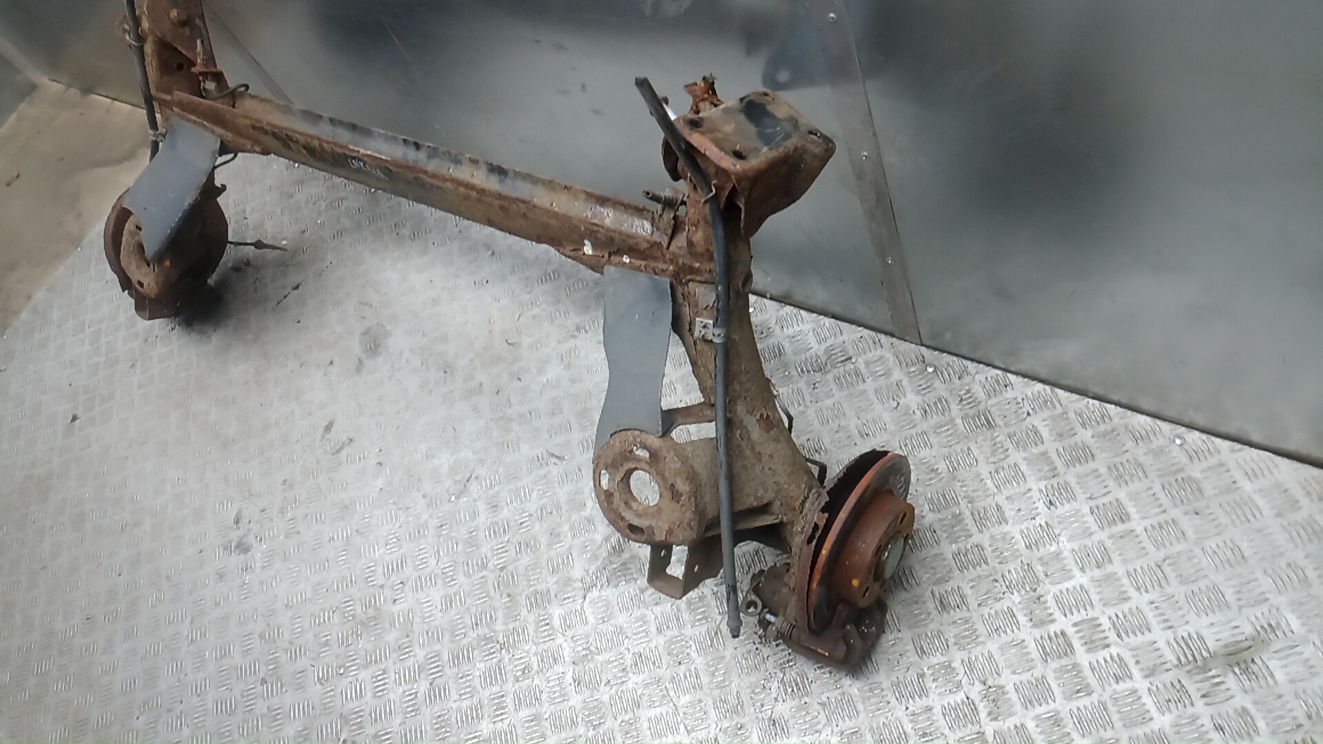 Балка задняя