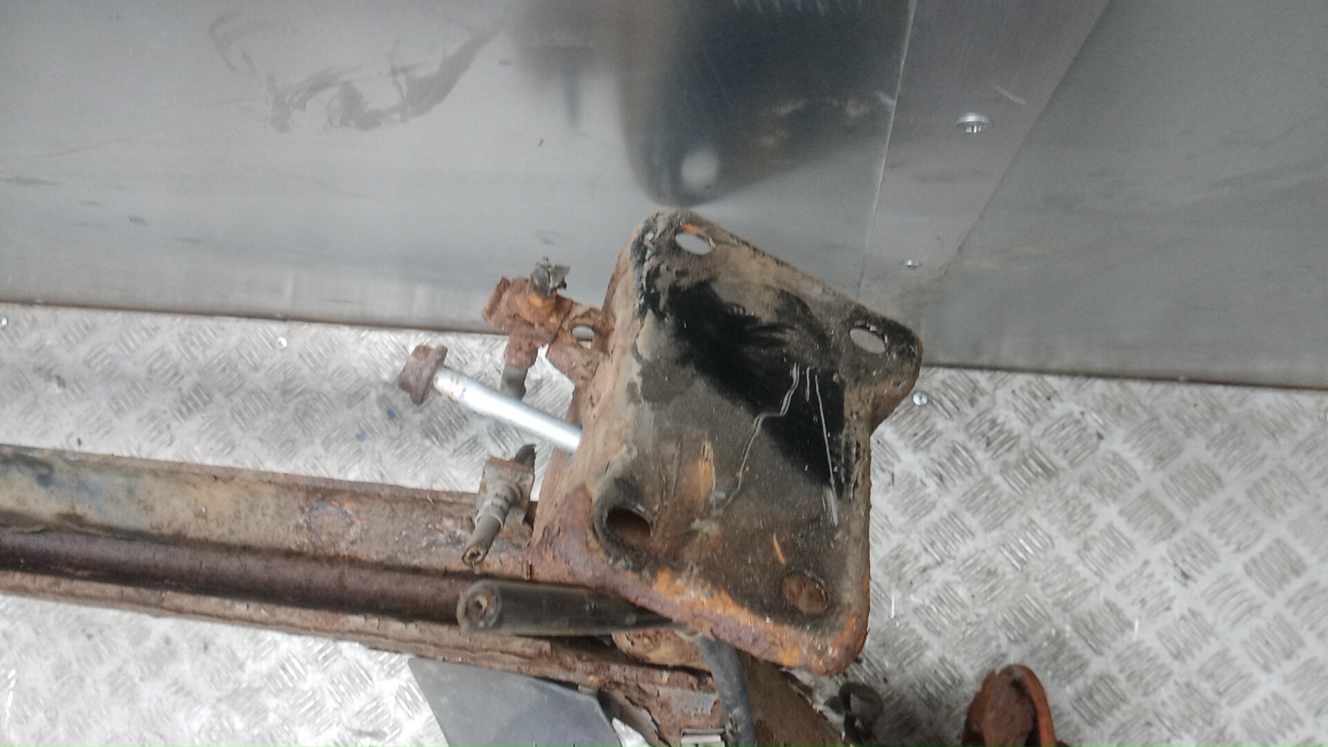 Балка задняя