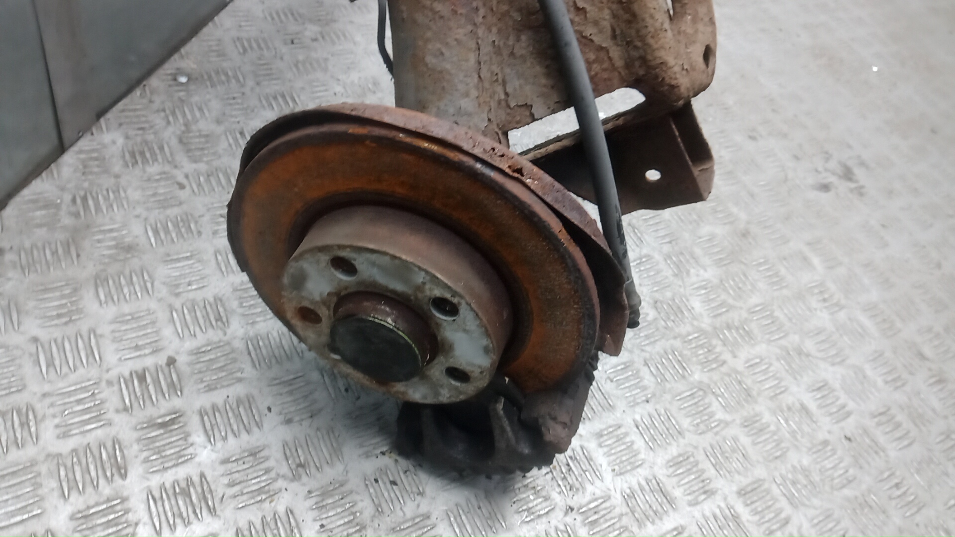 Балка задняя