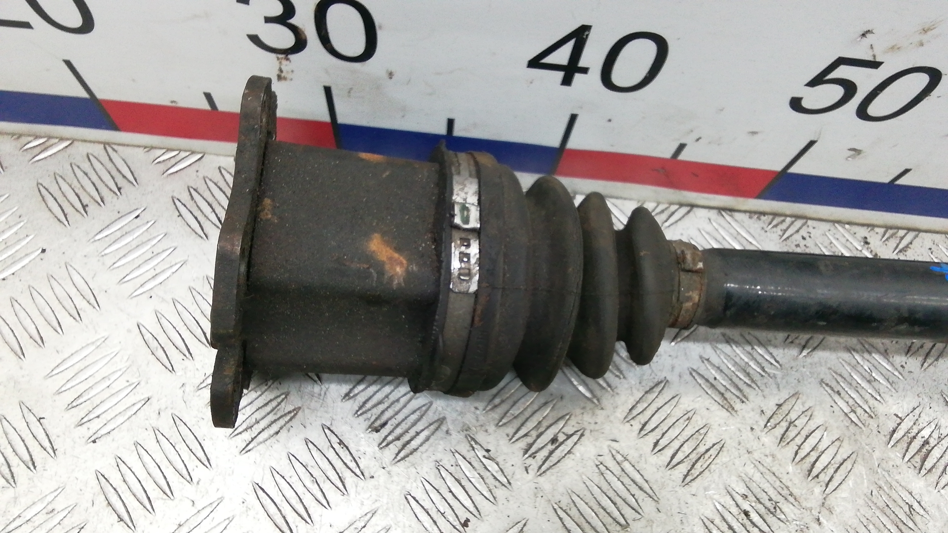 Полуось передняя левая