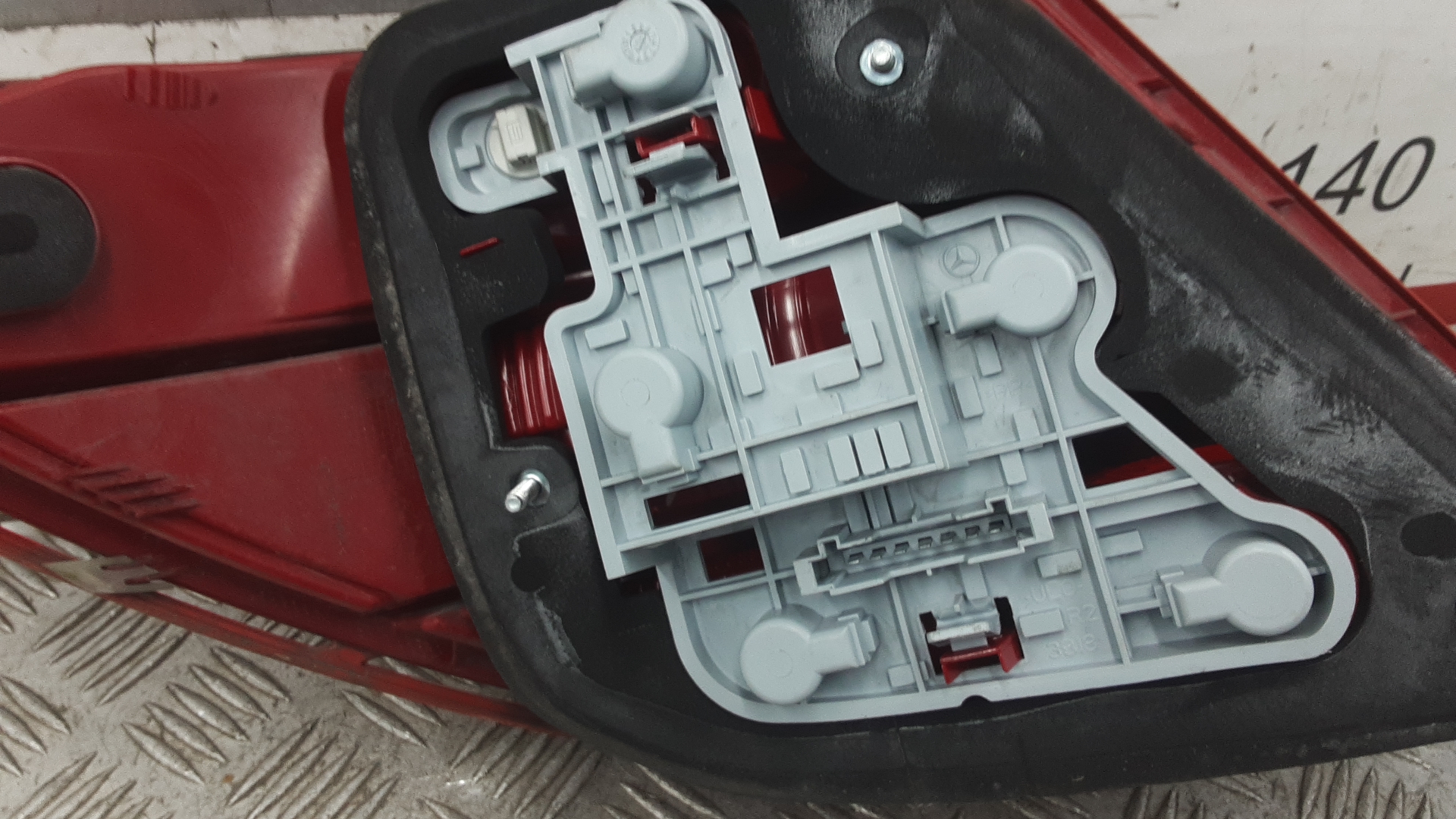 Фонарь задний правый