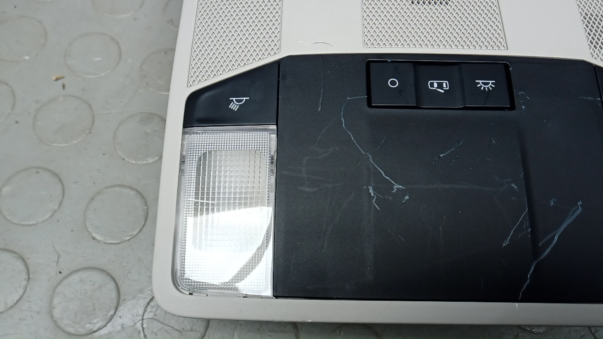 Плафон салонный