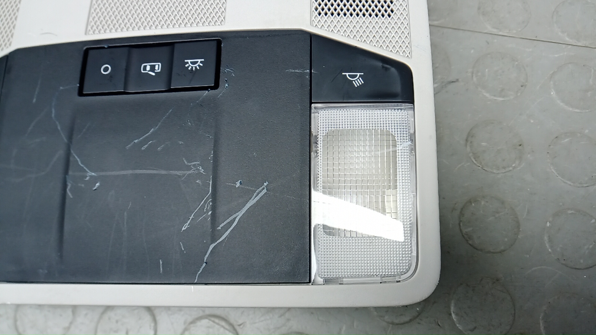 Плафон салонный