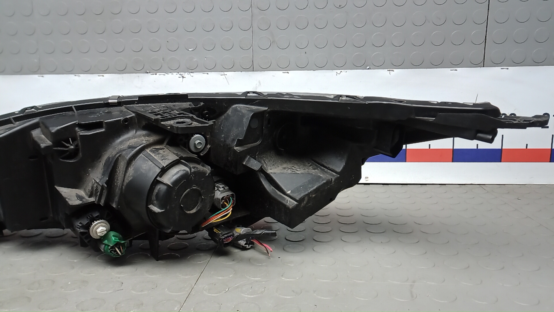 Фара правая