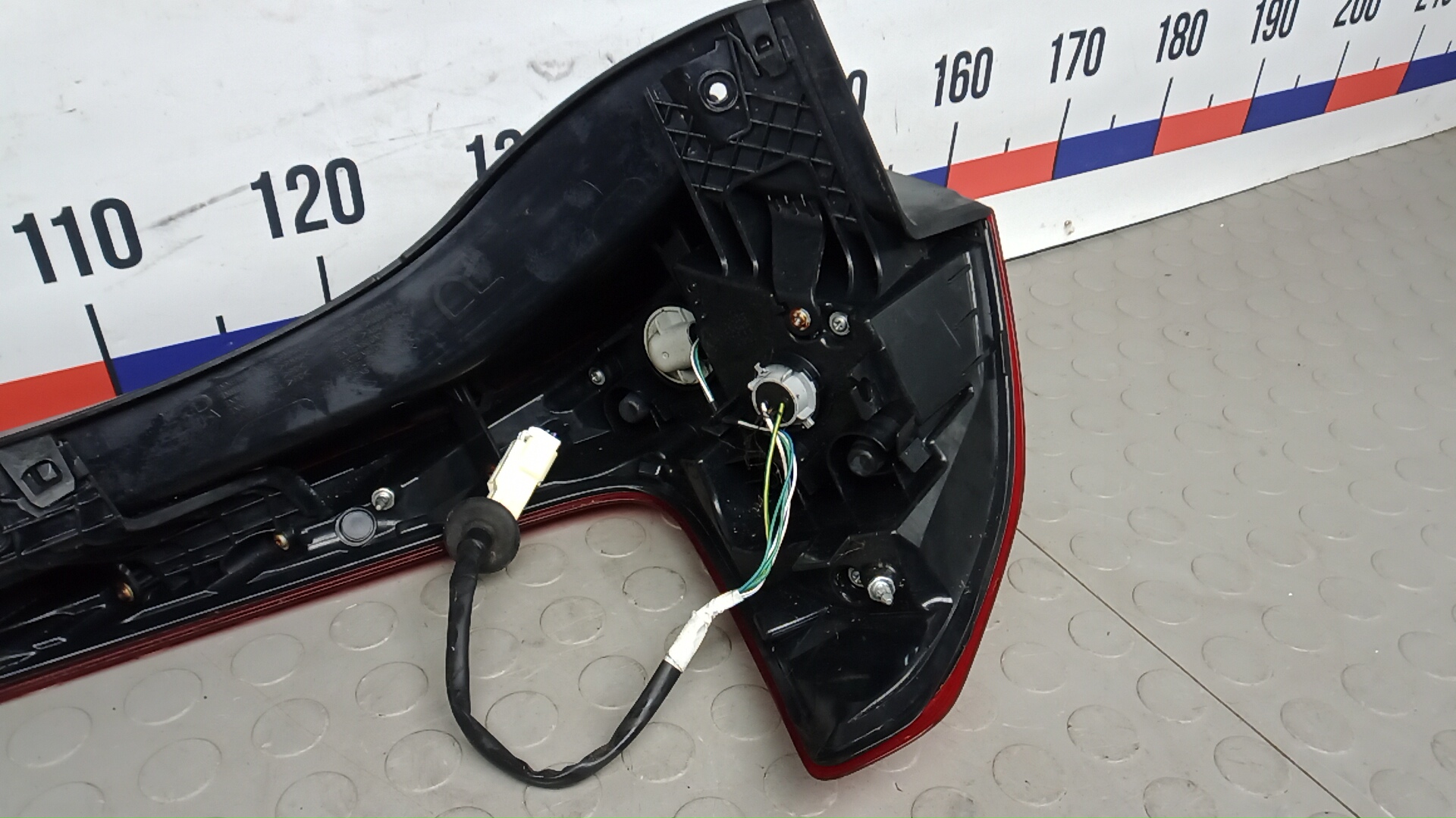 Фонарь задний правый