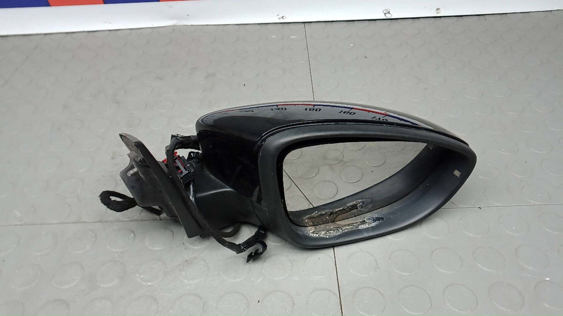 Зеркало правое электрическое