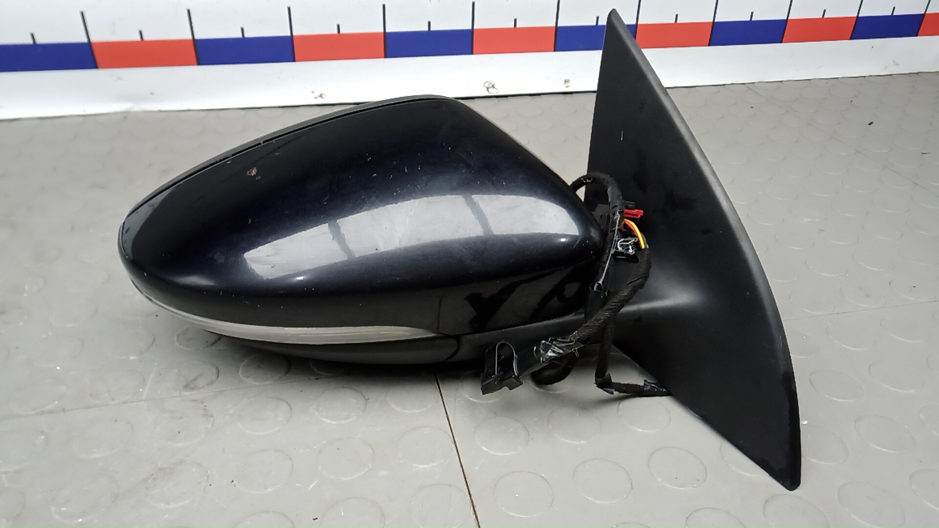 Зеркало правое электрическое