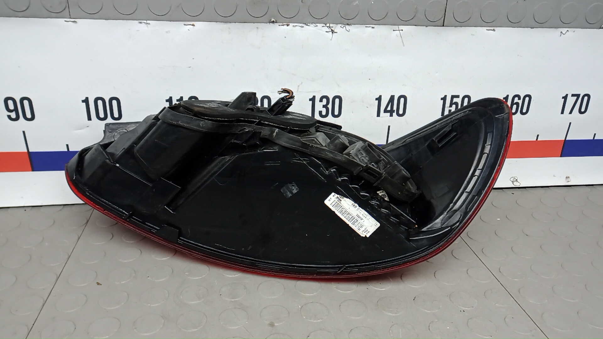 Фонарь задний левый