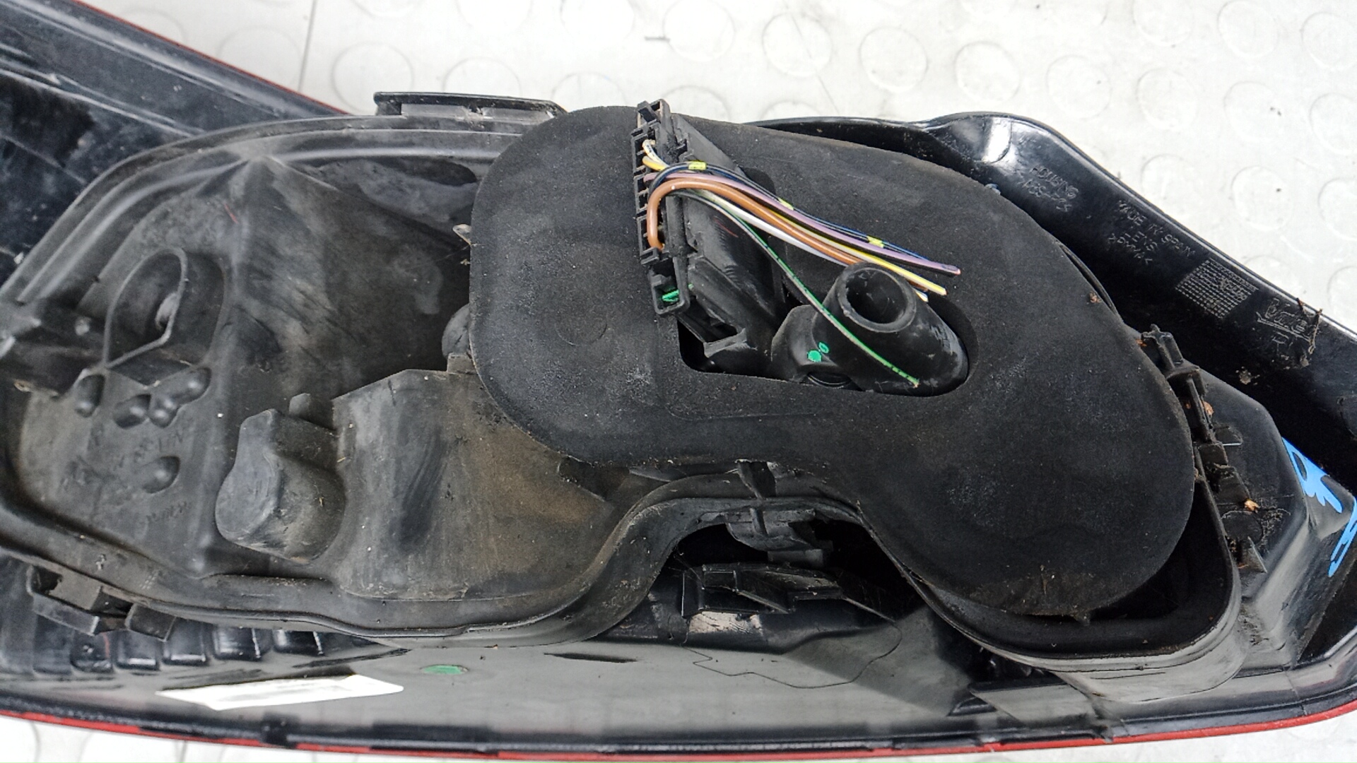 Фонарь задний правый