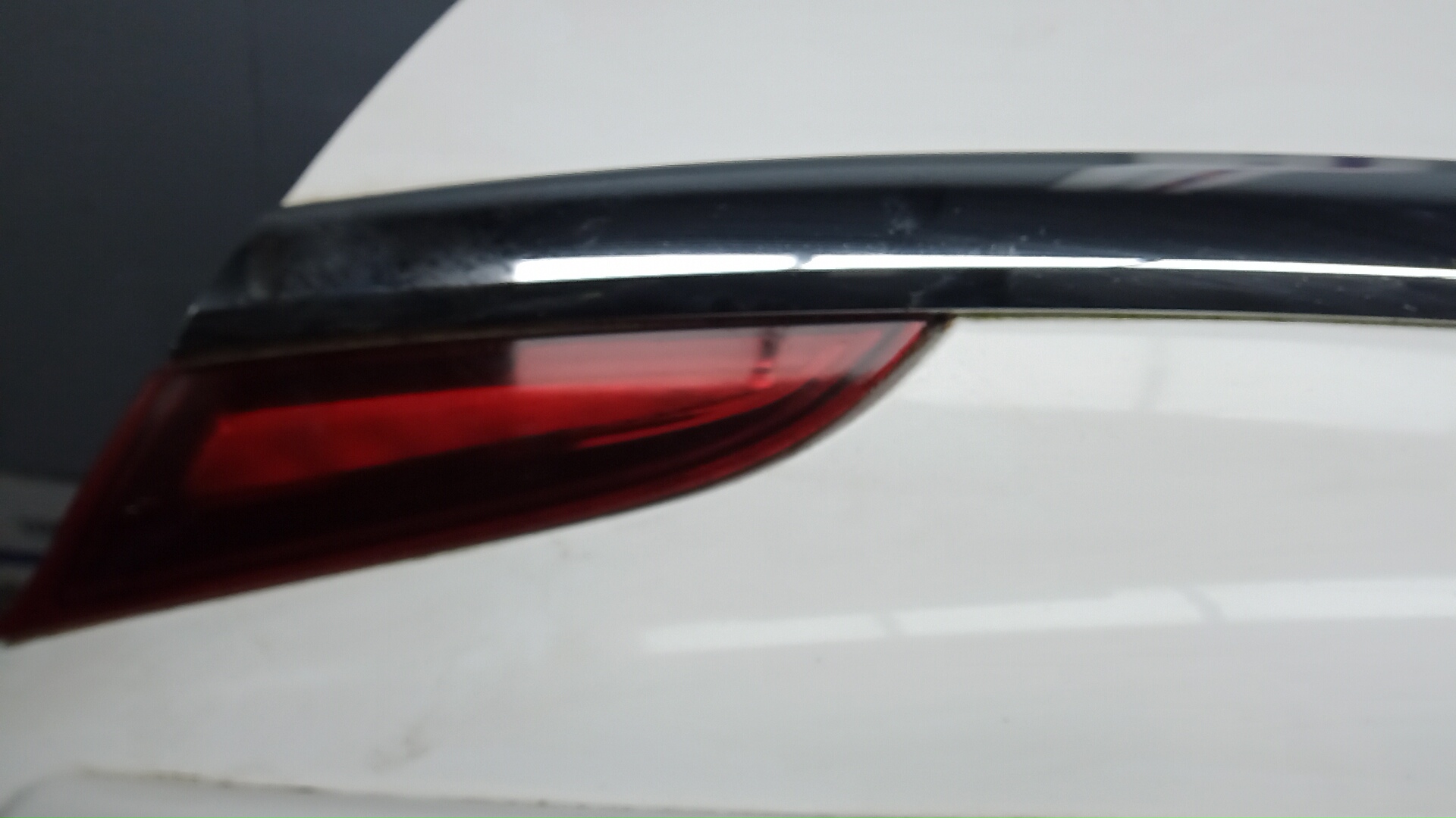 Дверь багажника