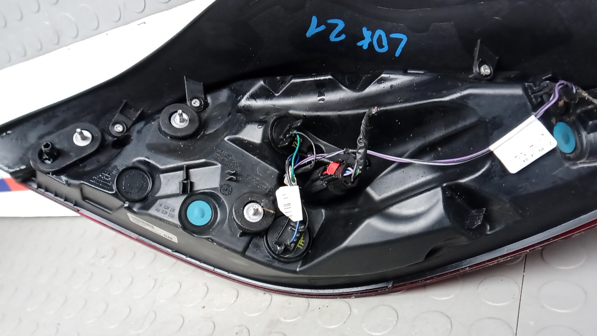 Фонарь задний левый