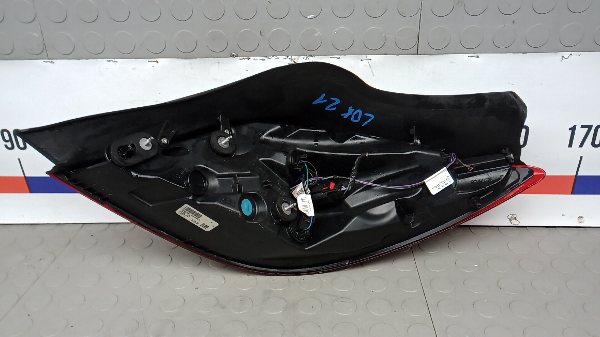 Фонарь задний левый