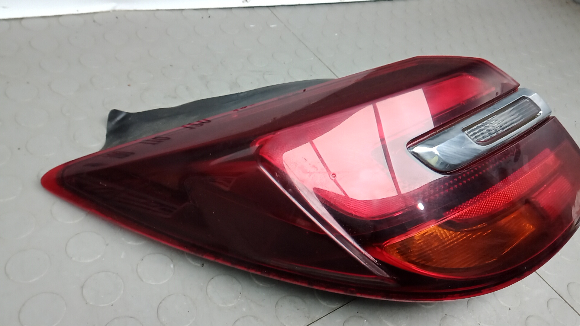 Фонарь задний левый