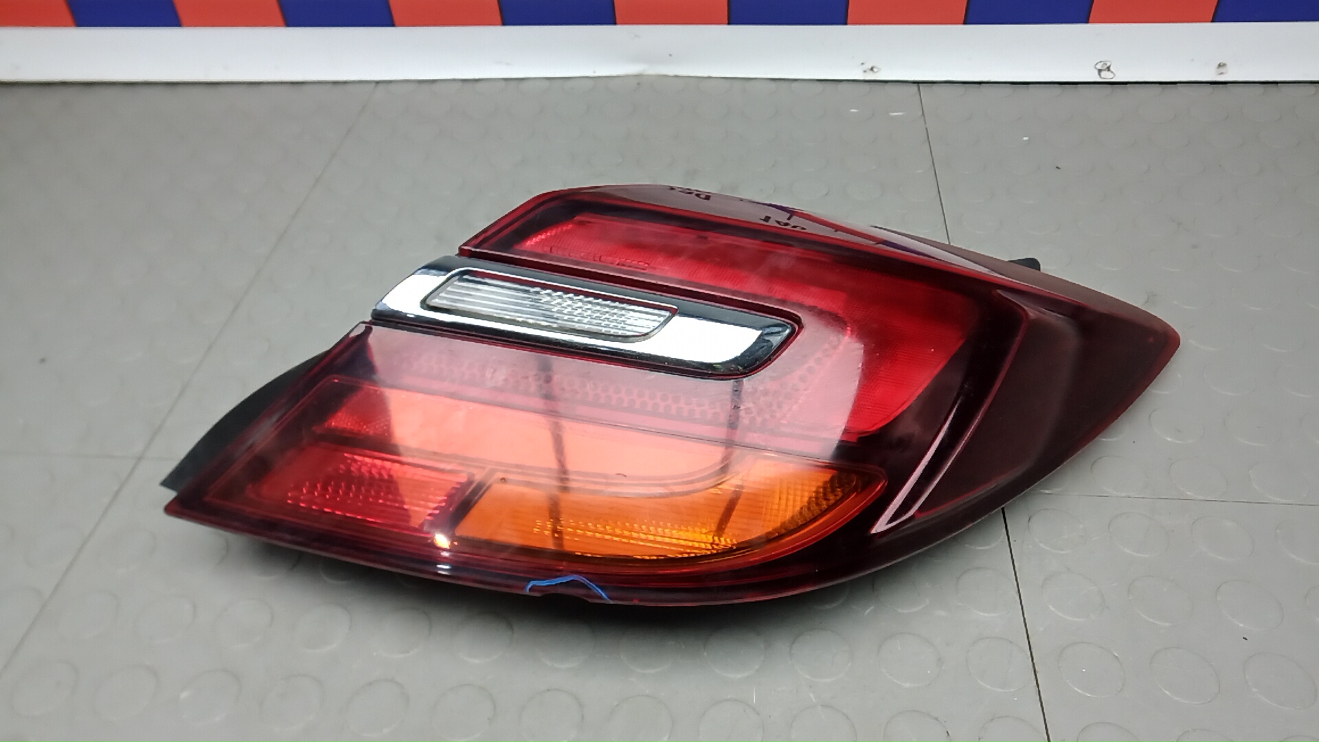 Фонарь задний правый