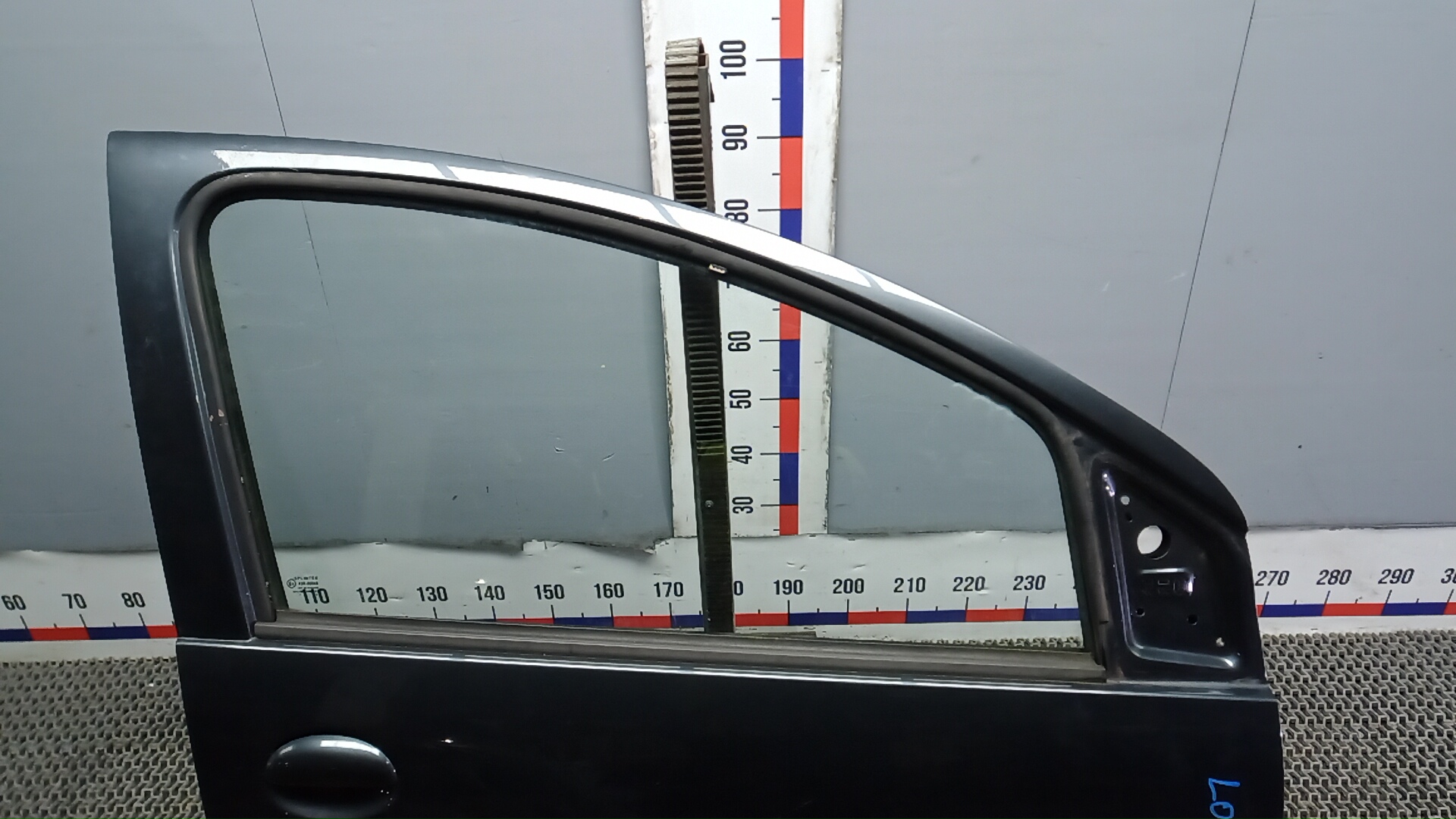 Дверь передняя правая