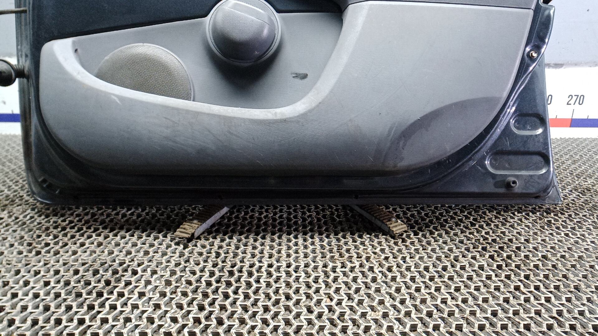 Дверь передняя правая