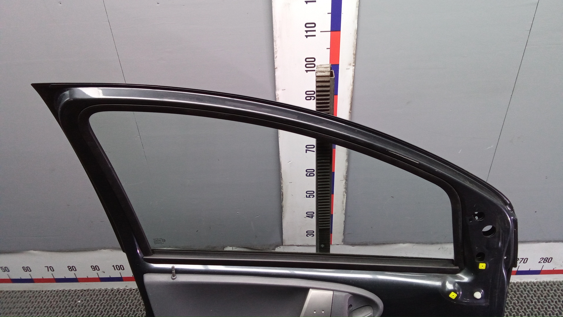 Дверь передняя левая