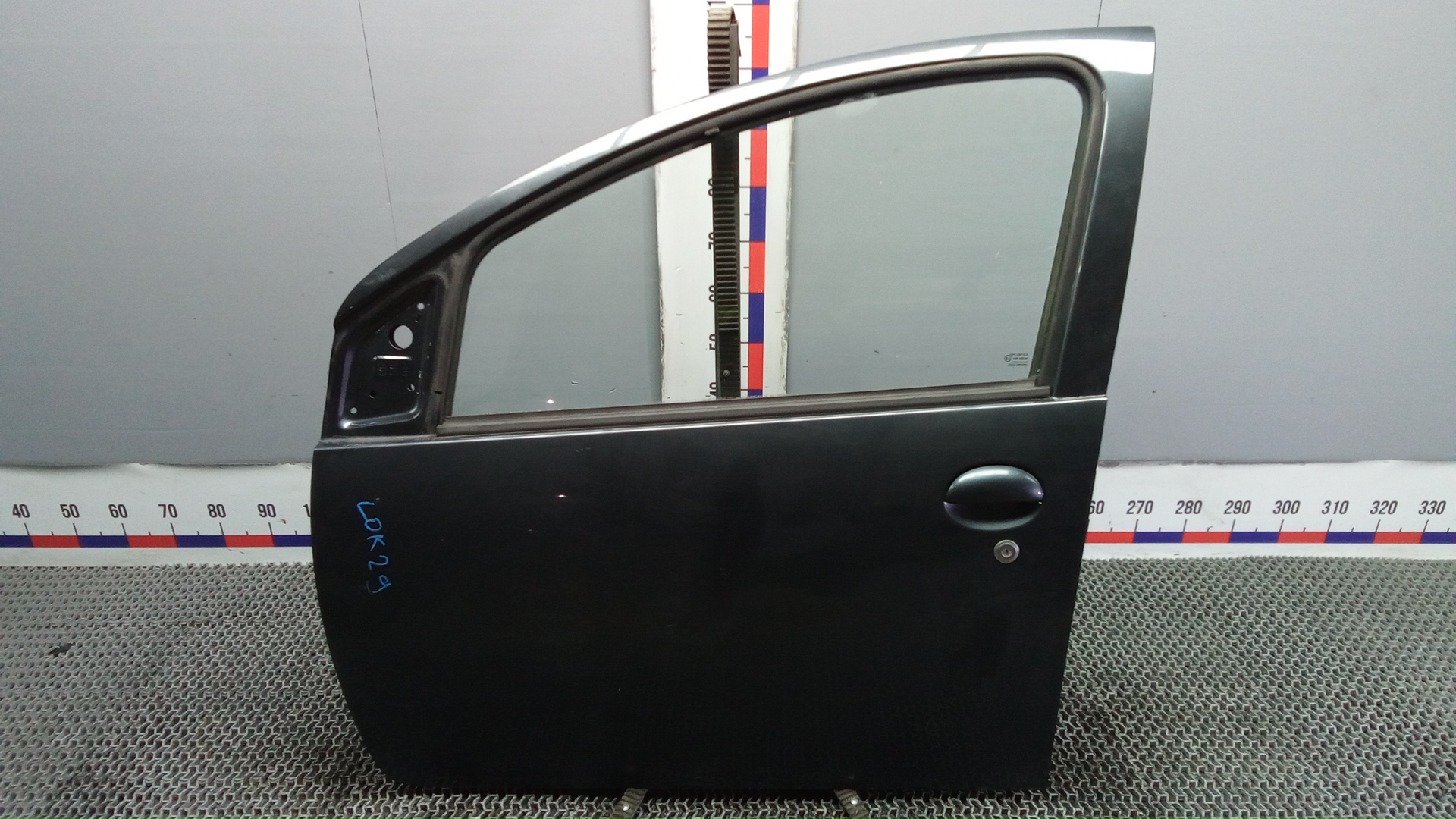 Дверь передняя левая