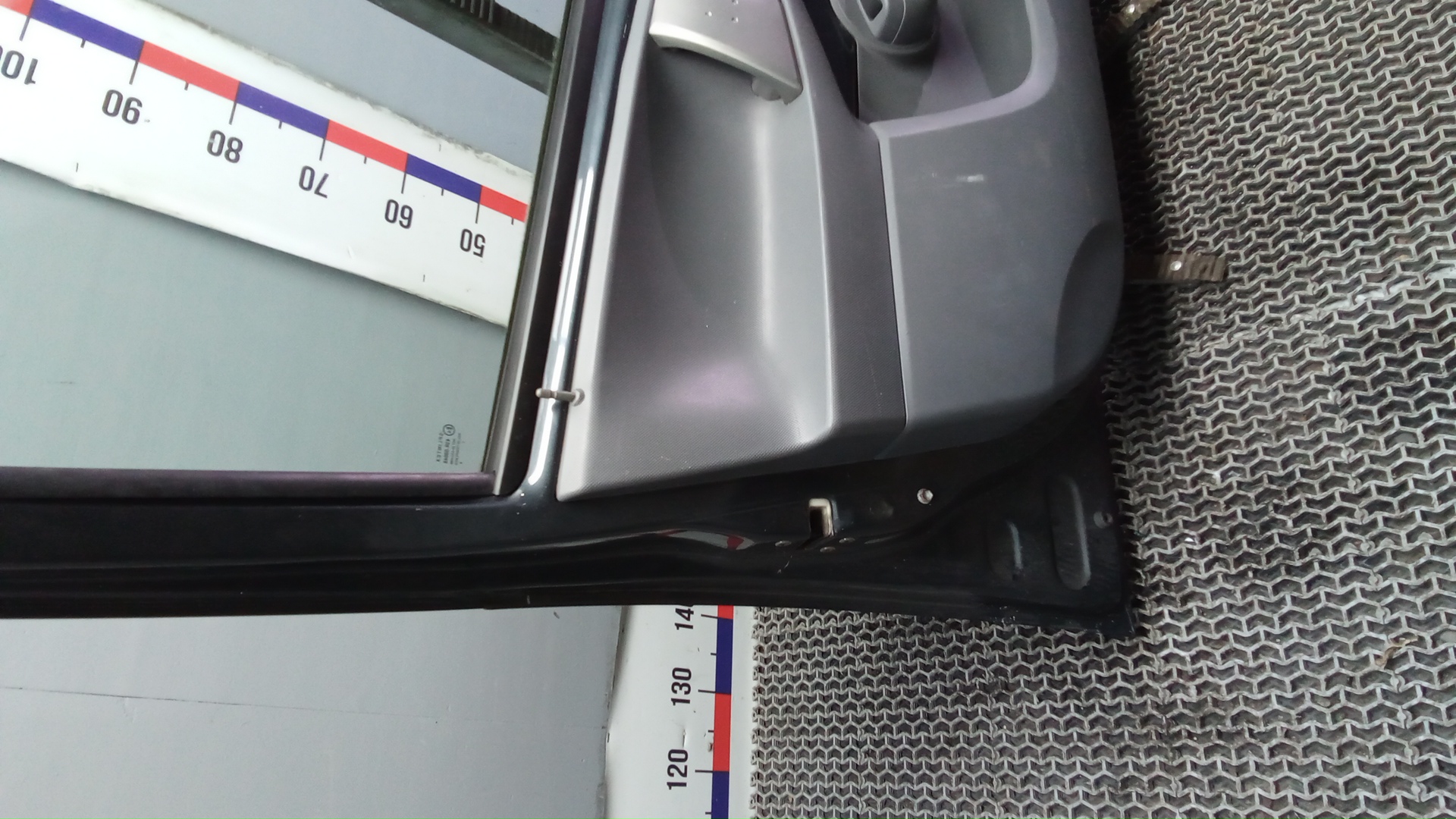 Дверь передняя левая