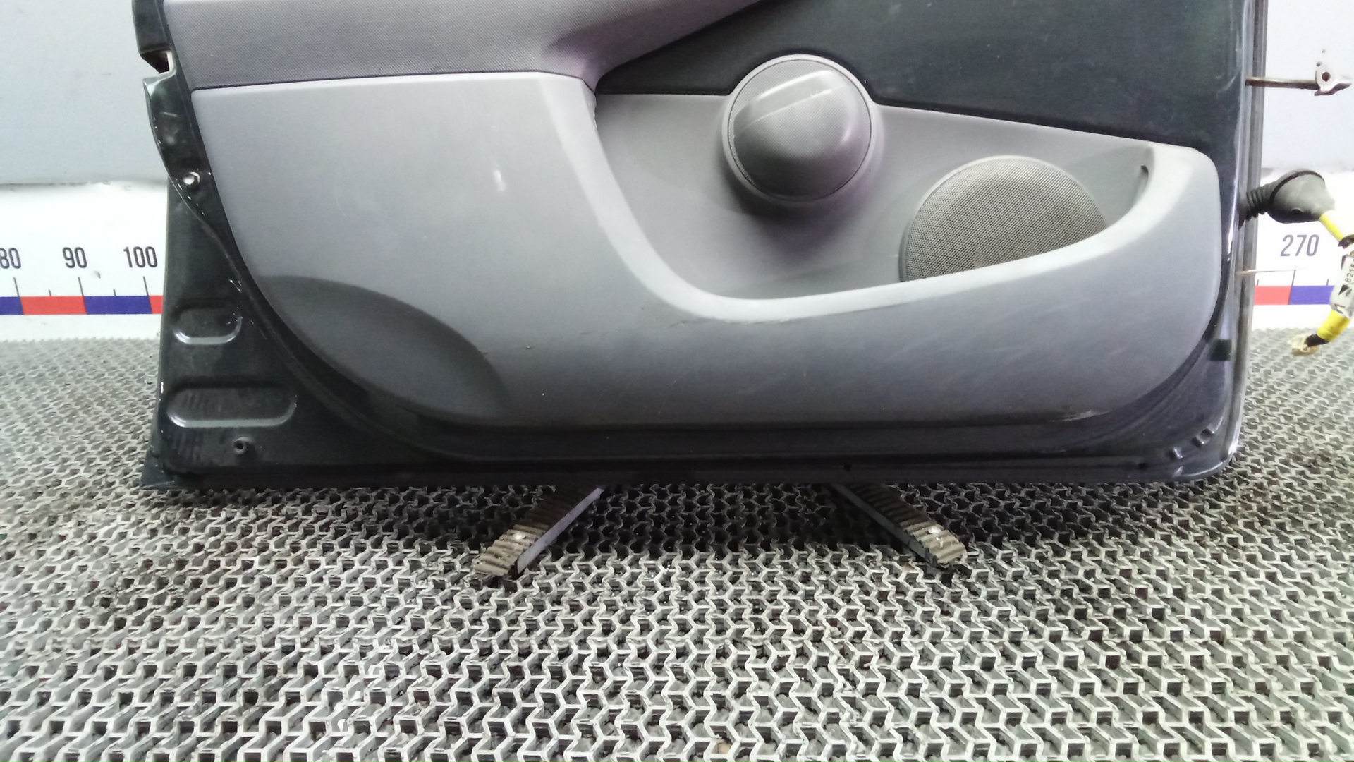 Дверь передняя левая