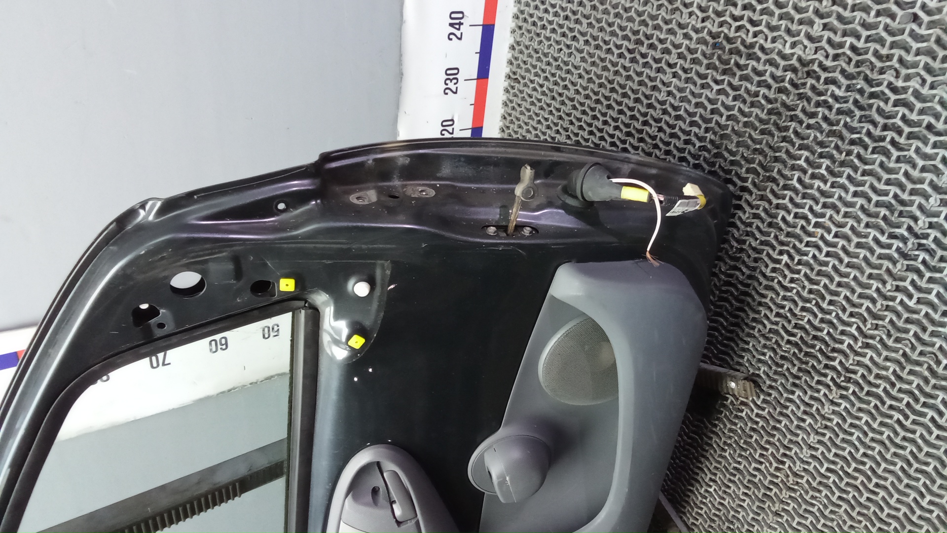 Дверь передняя левая