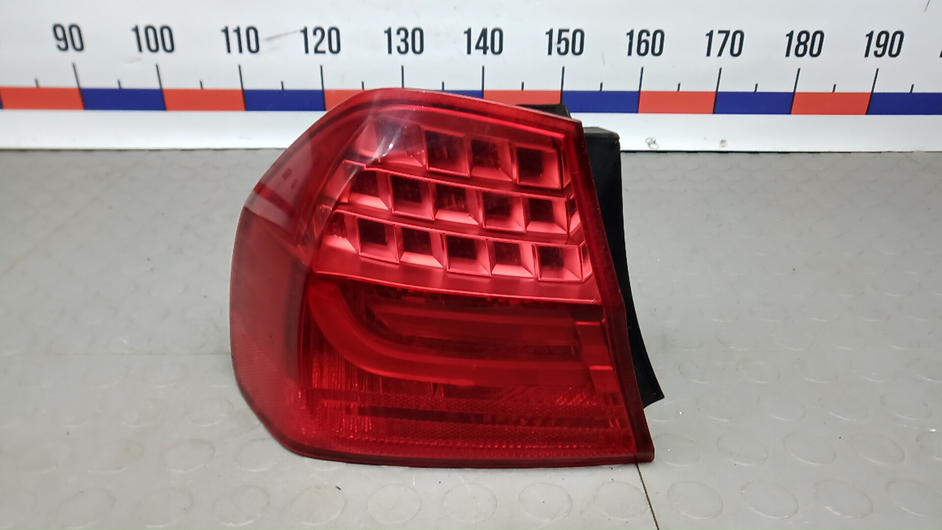 Фонарь задний левый